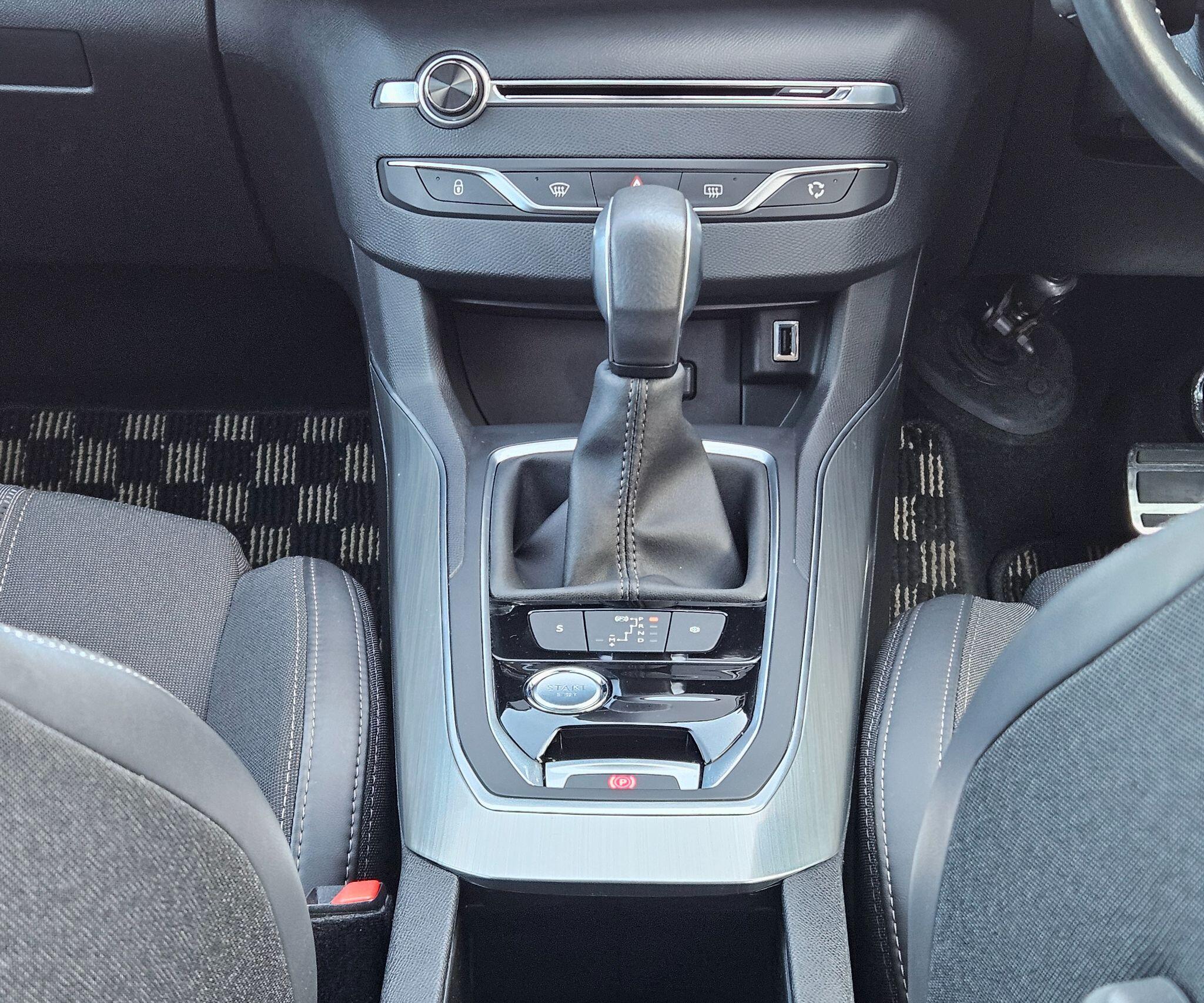Peugeot 308 - Image 18