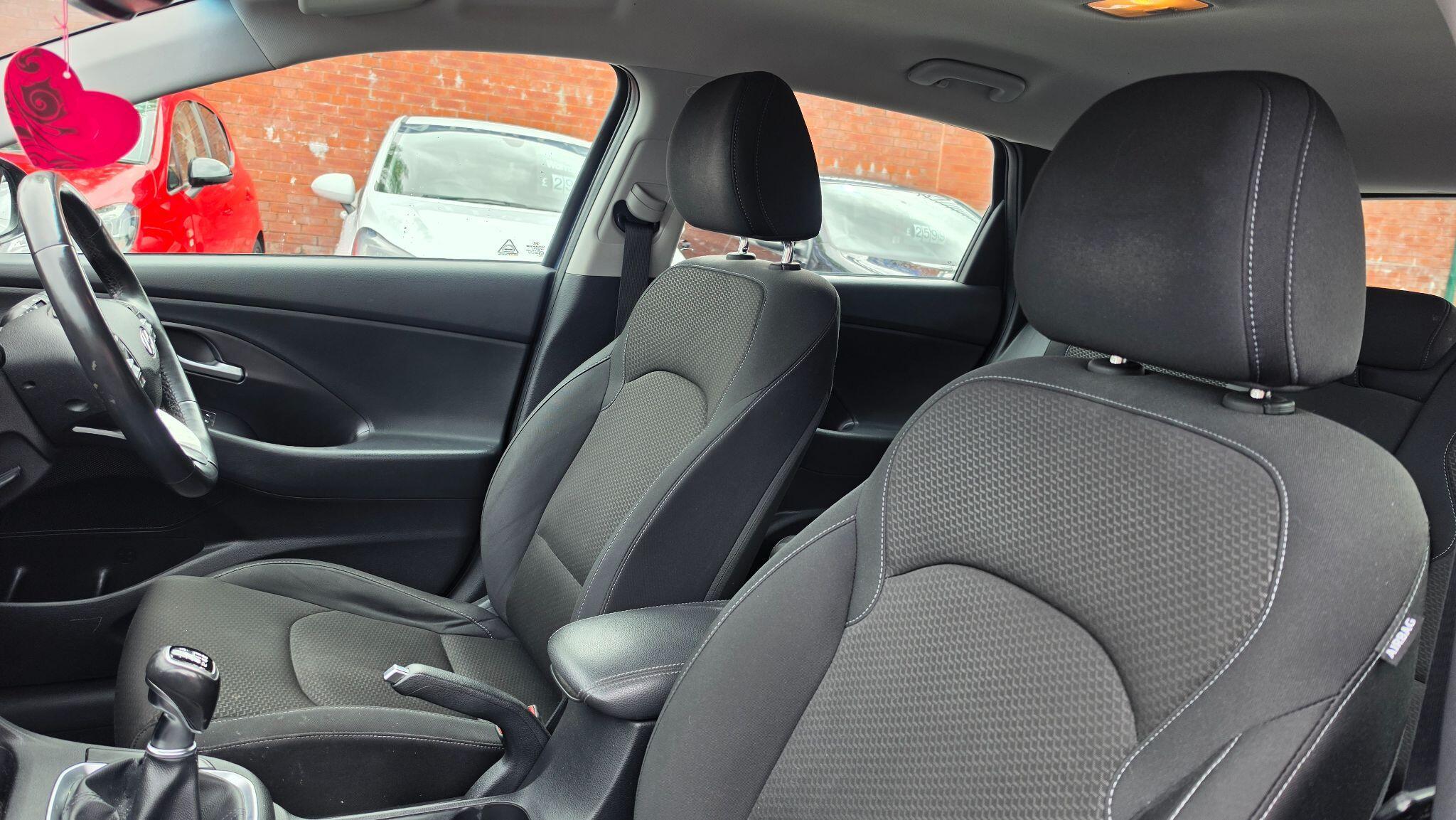 Hyundai i30 - Image 15