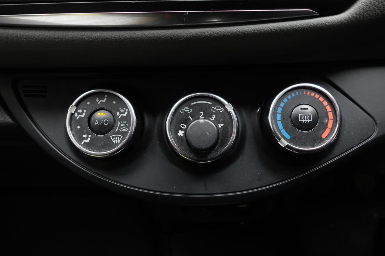 Toyota Yaris - Image 33