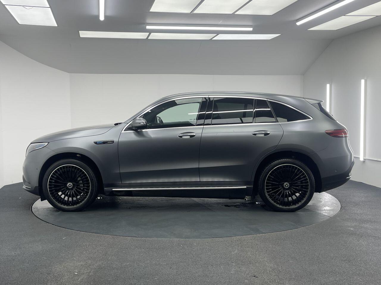 Mercedes Eqc - Image 16