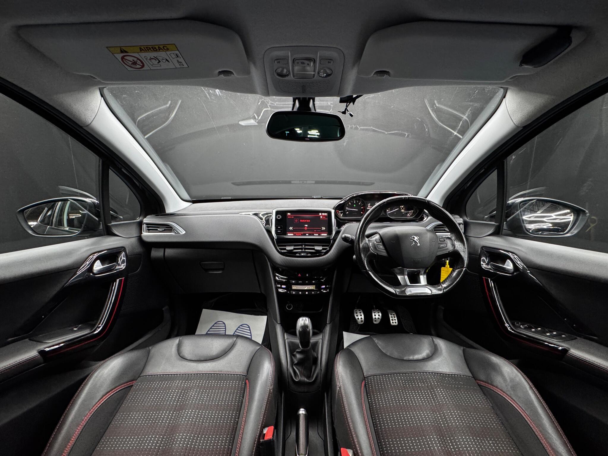 Peugeot 208 - Image 17