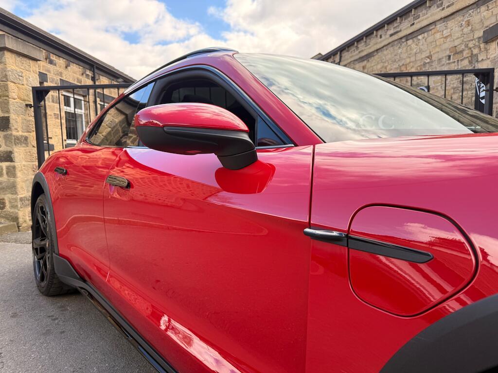 Porsche Taycan - Image 21