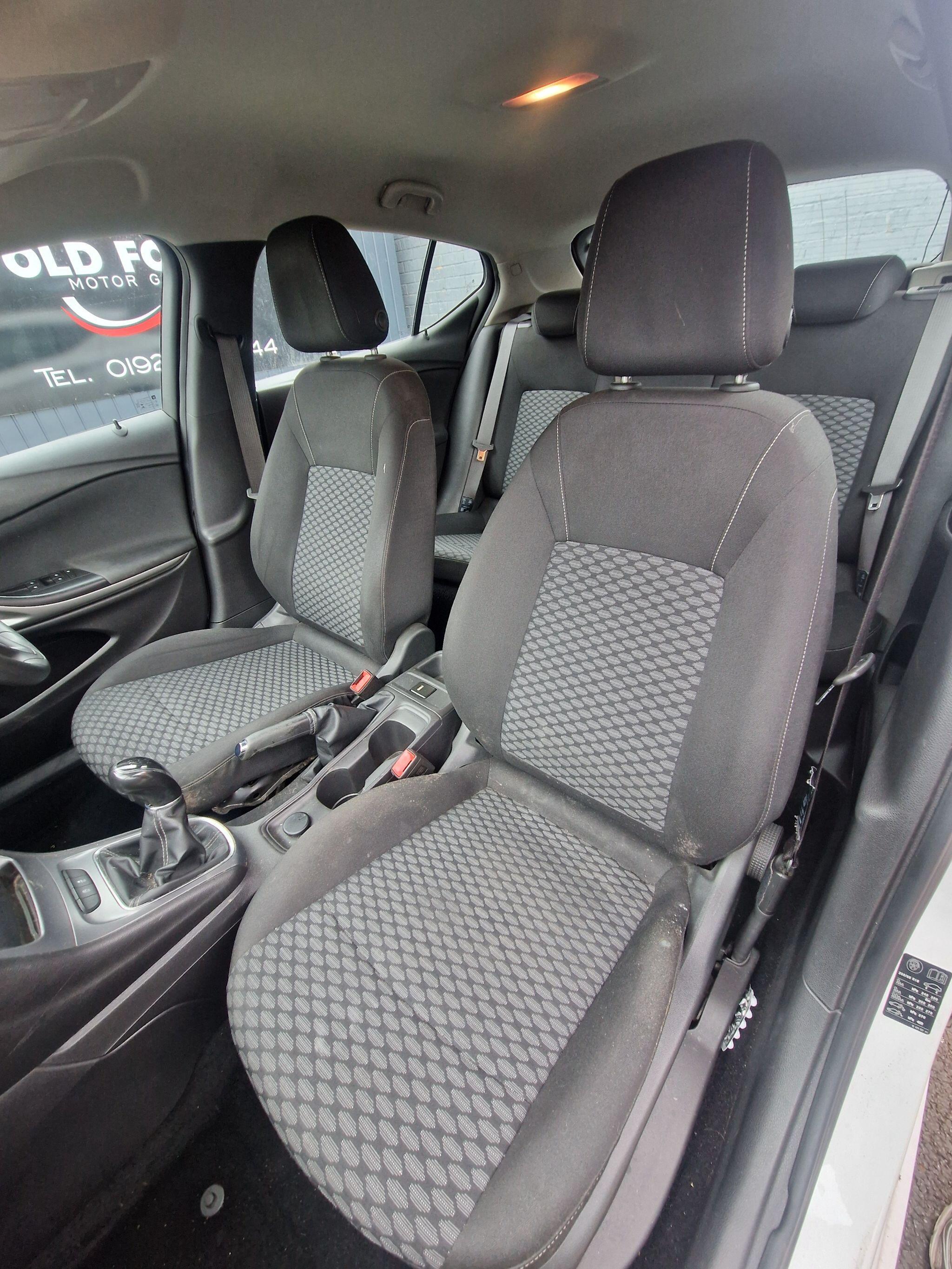 Vauxhall Astra - Image 36