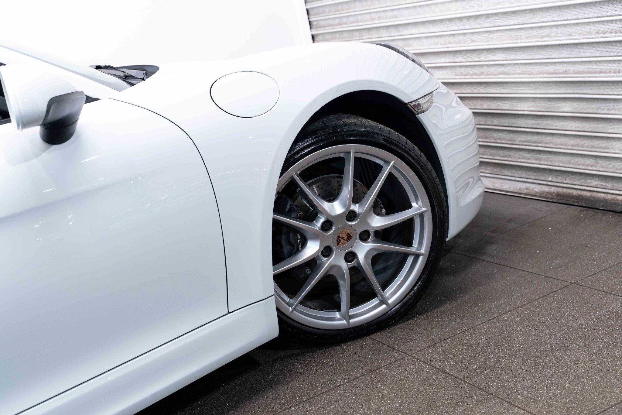 Porsche Boxster - Image 20