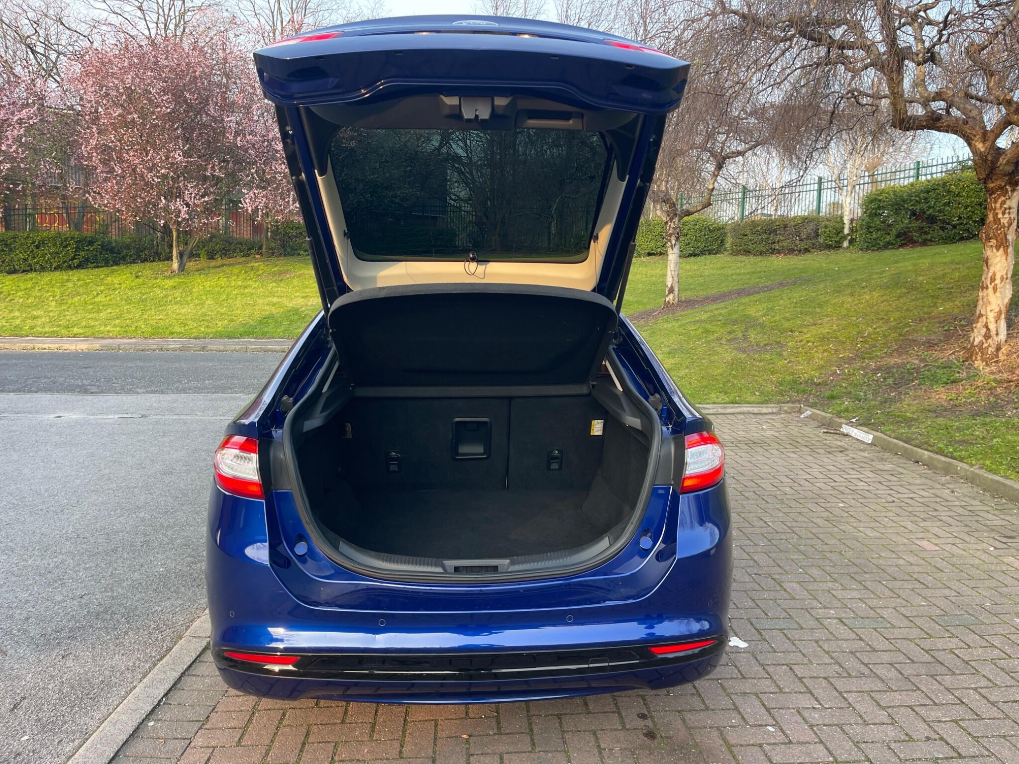 Ford Mondeo - Image 47