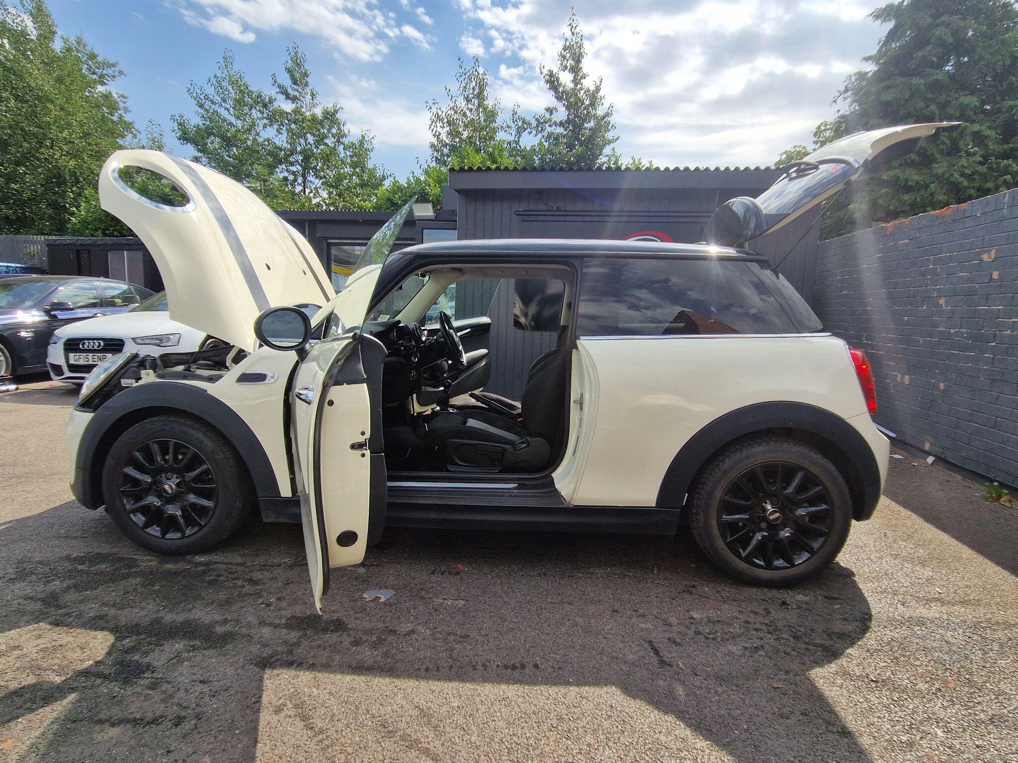MINI Hatch - Image 15