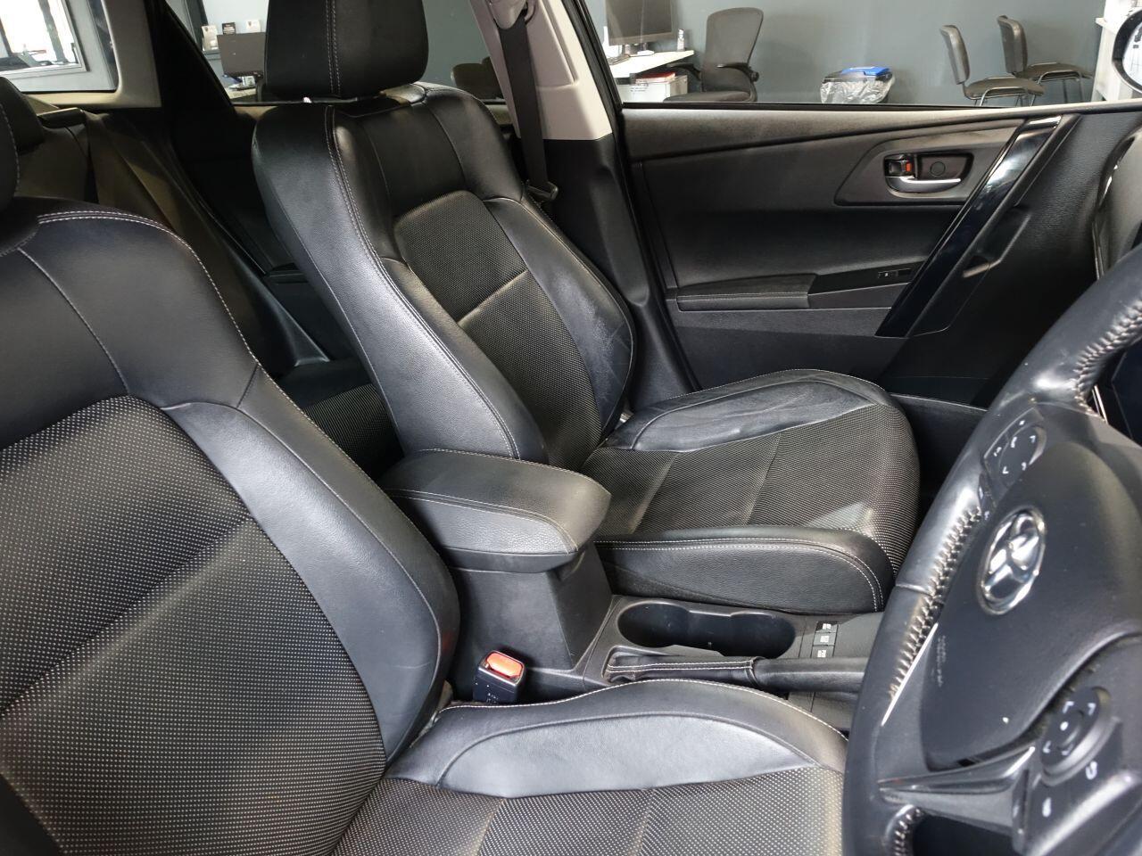 Toyota Auris - Image 13