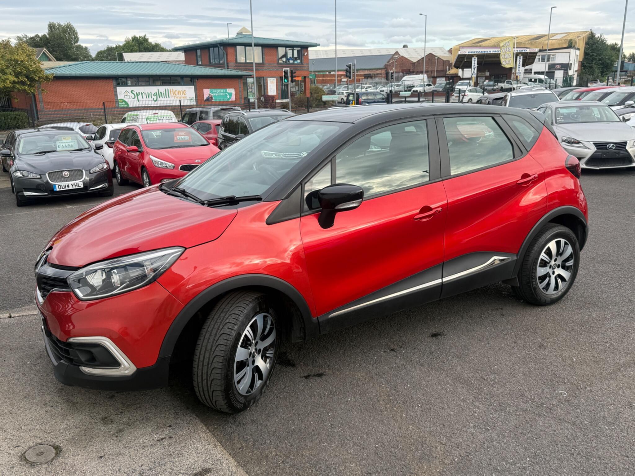 Renault Captur - Image 2