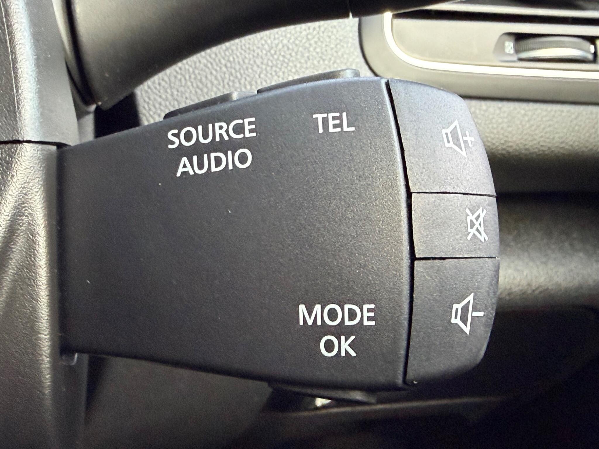 Renault Megane - Image 26