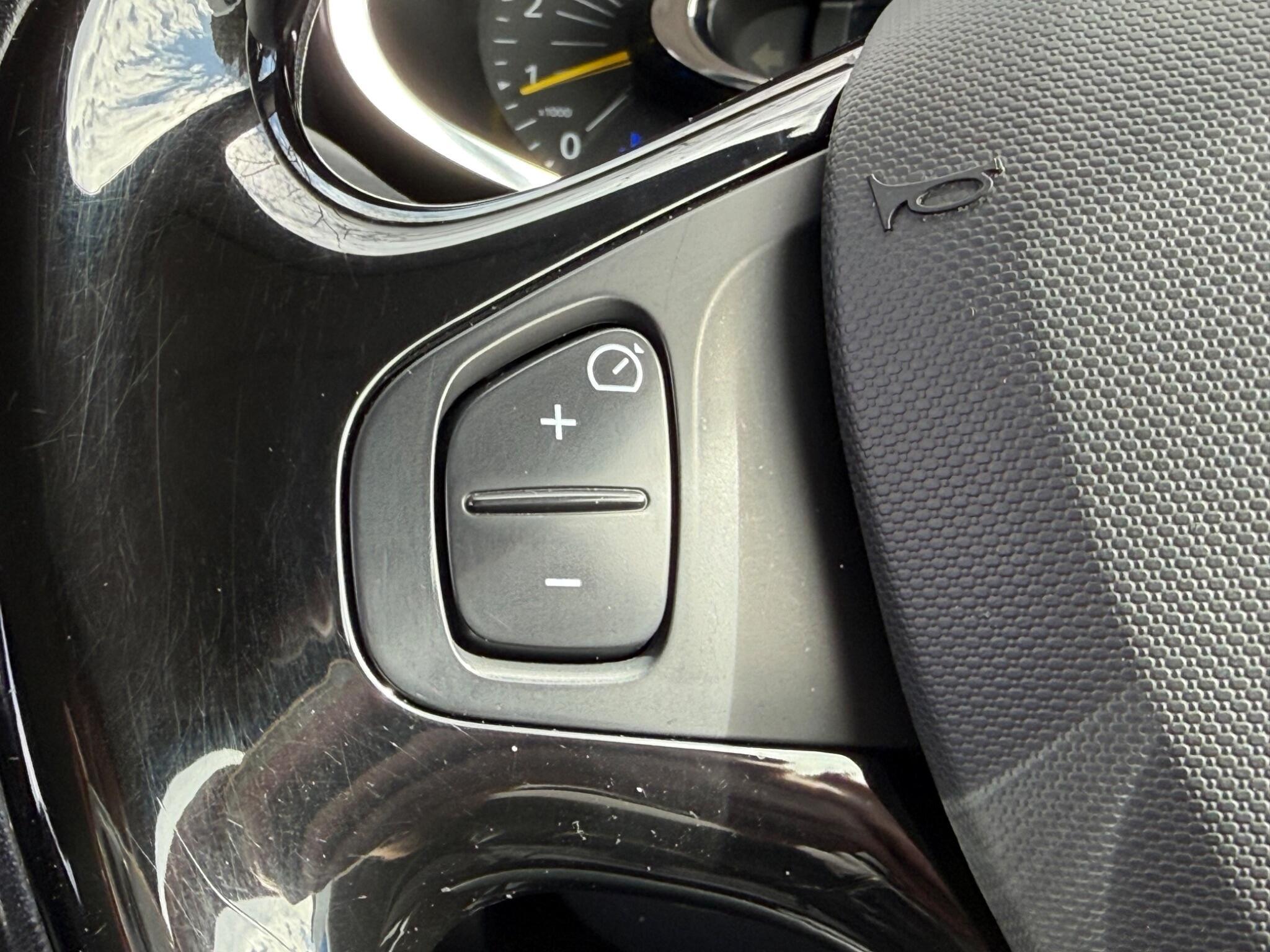 Renault Clio - Image 28