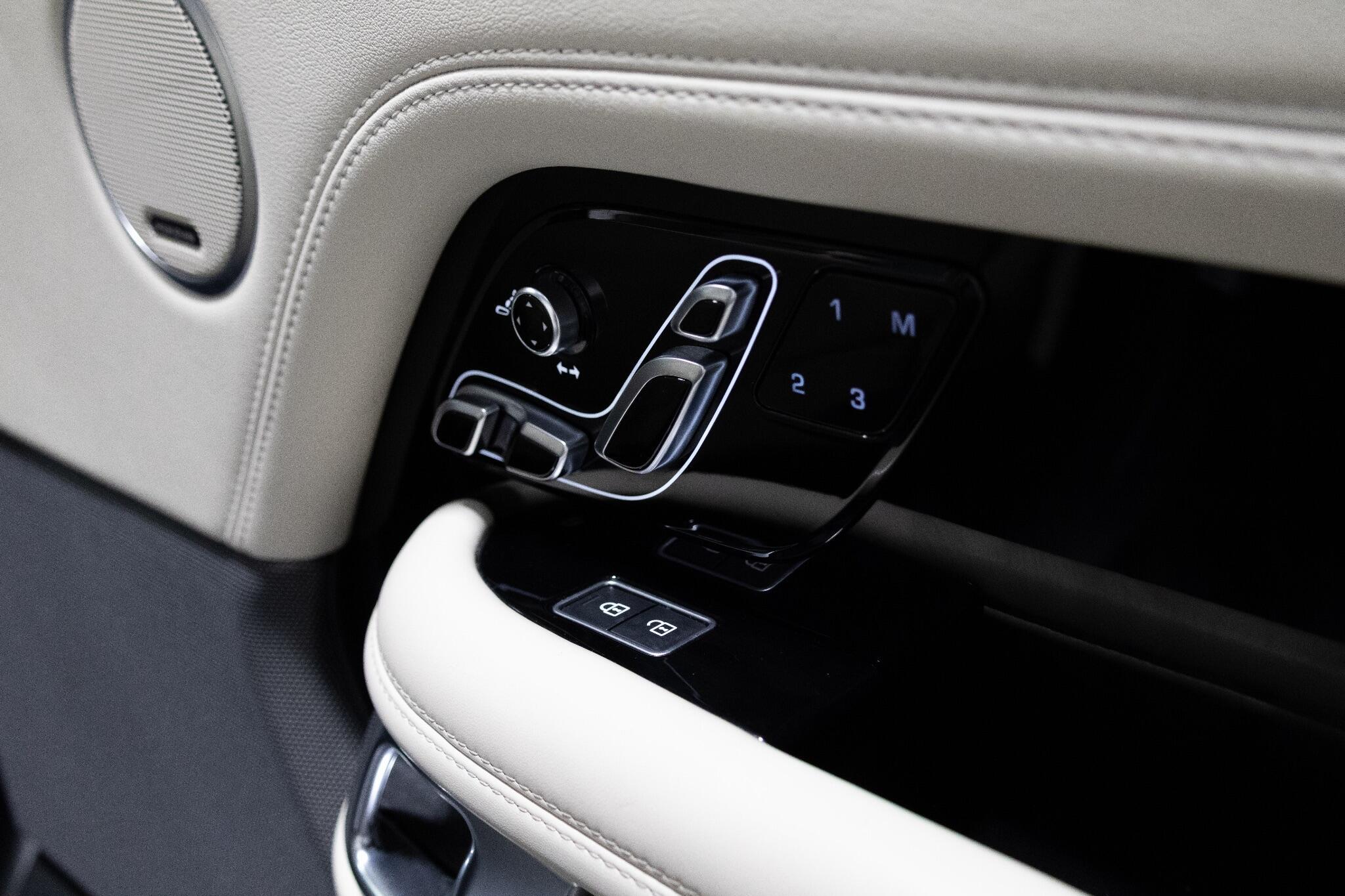 Land Rover Range Rover - Image 37