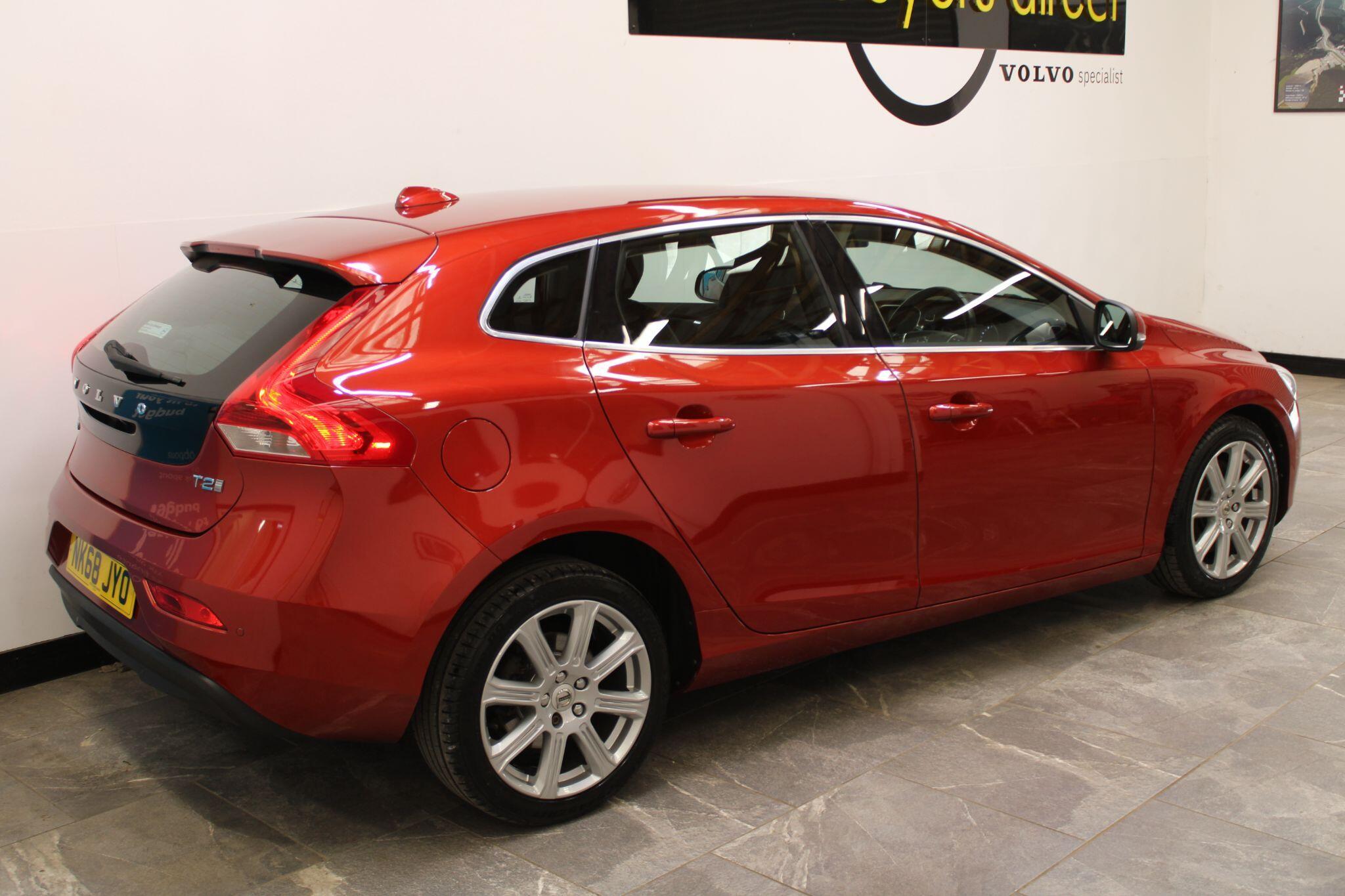 Volvo V40 - Image 4