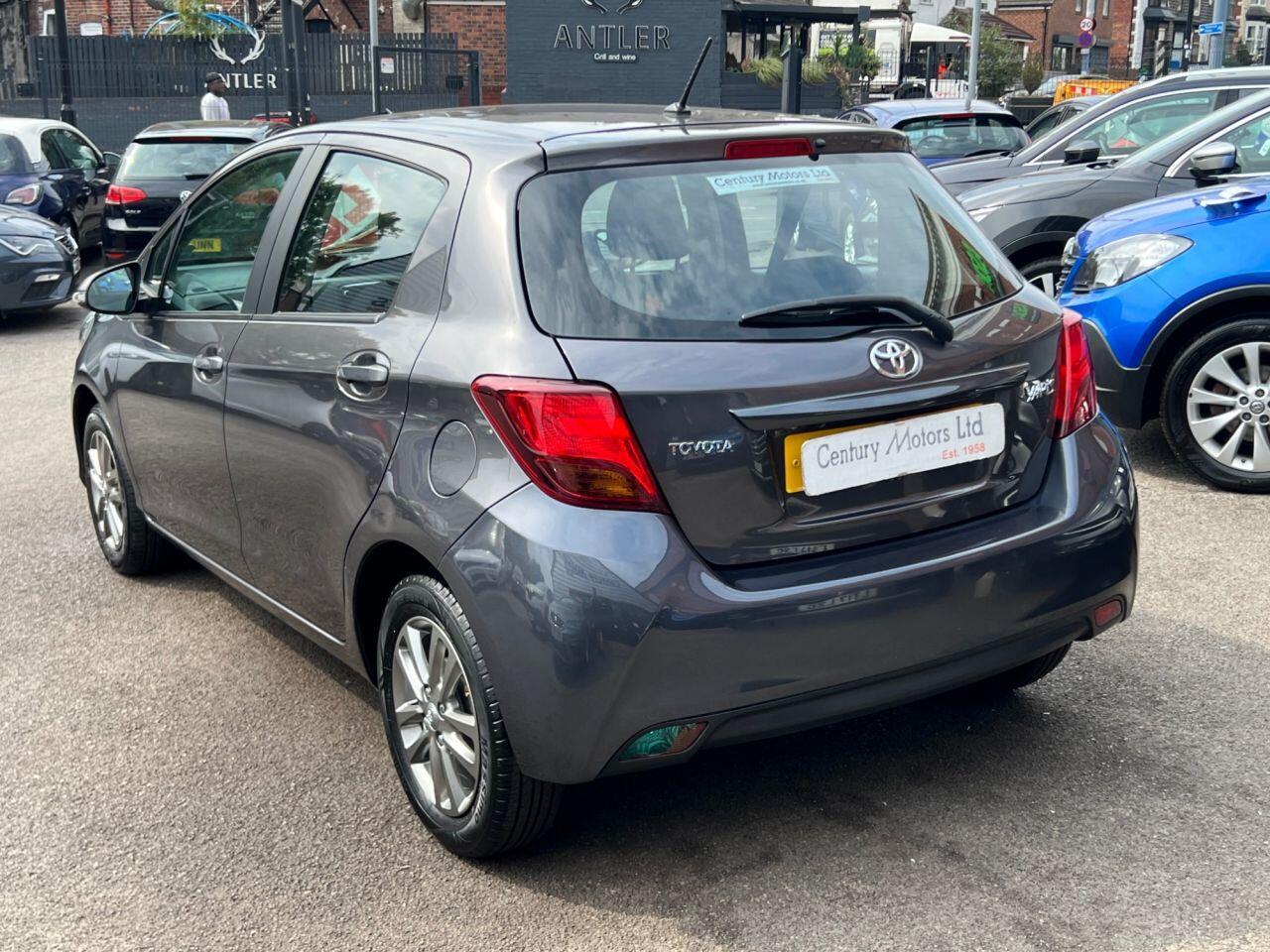 Toyota Yaris - Image 5