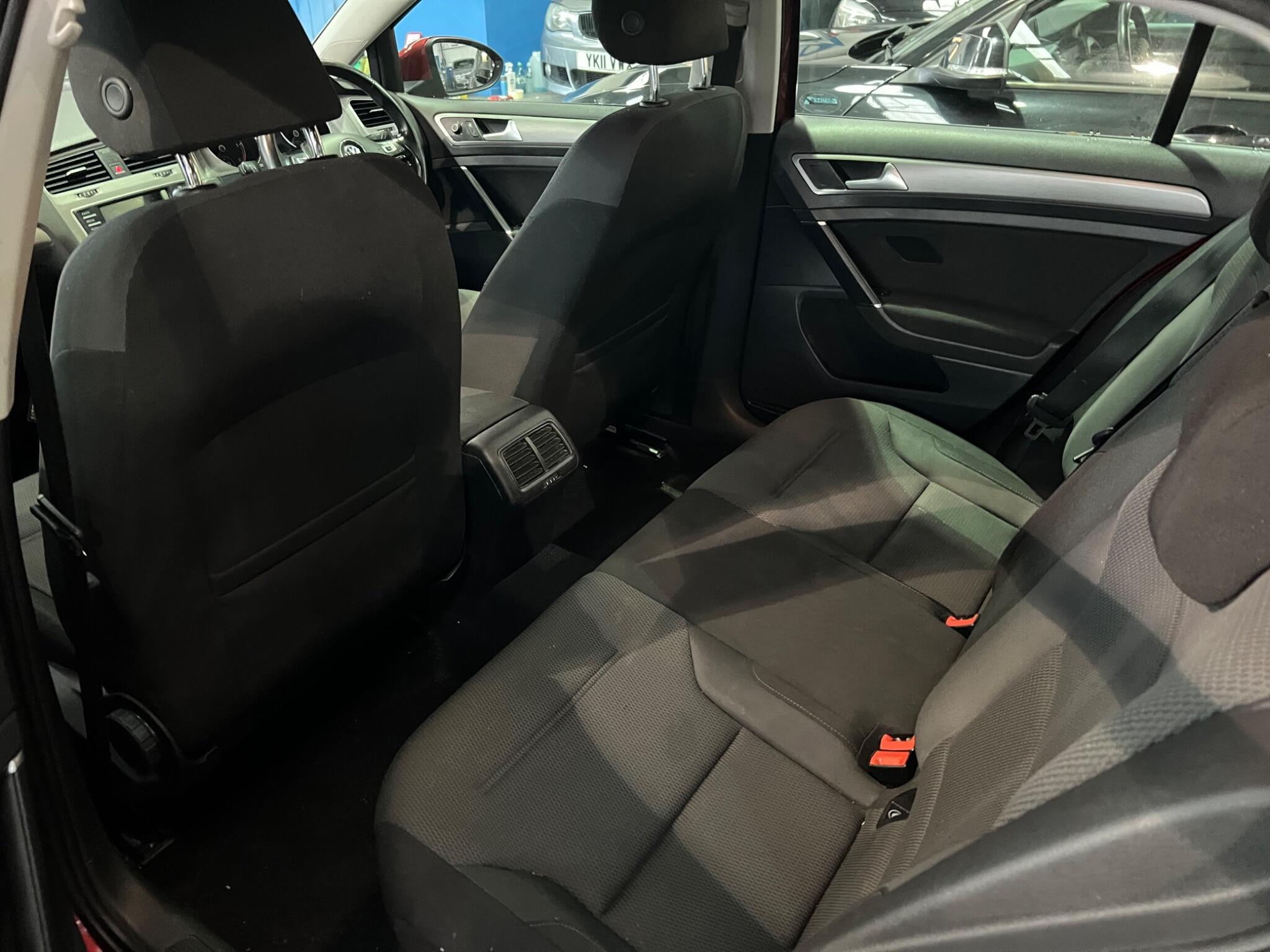 Volkswagen Golf - Image 49