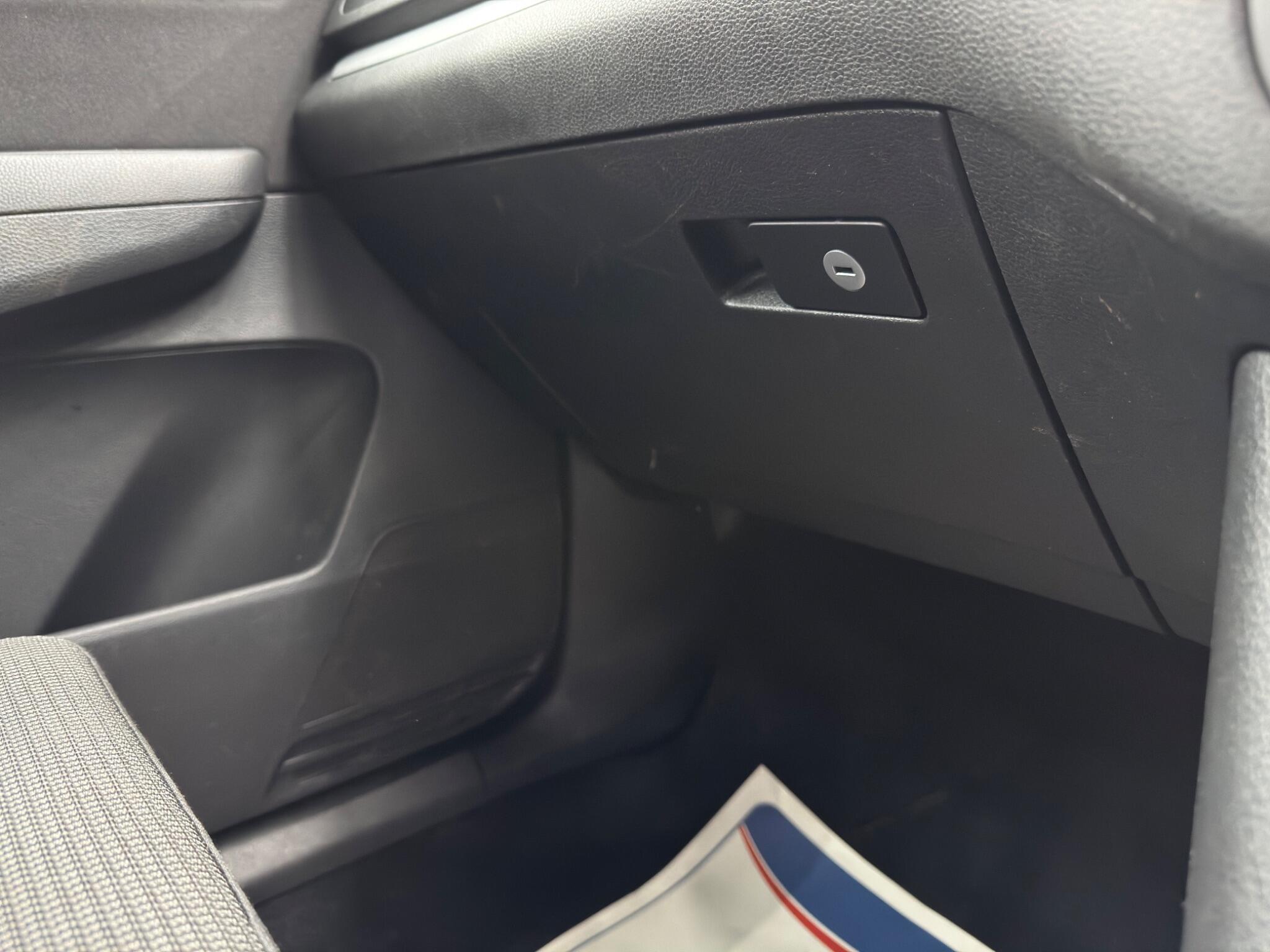 Volkswagen Sharan - Image 34