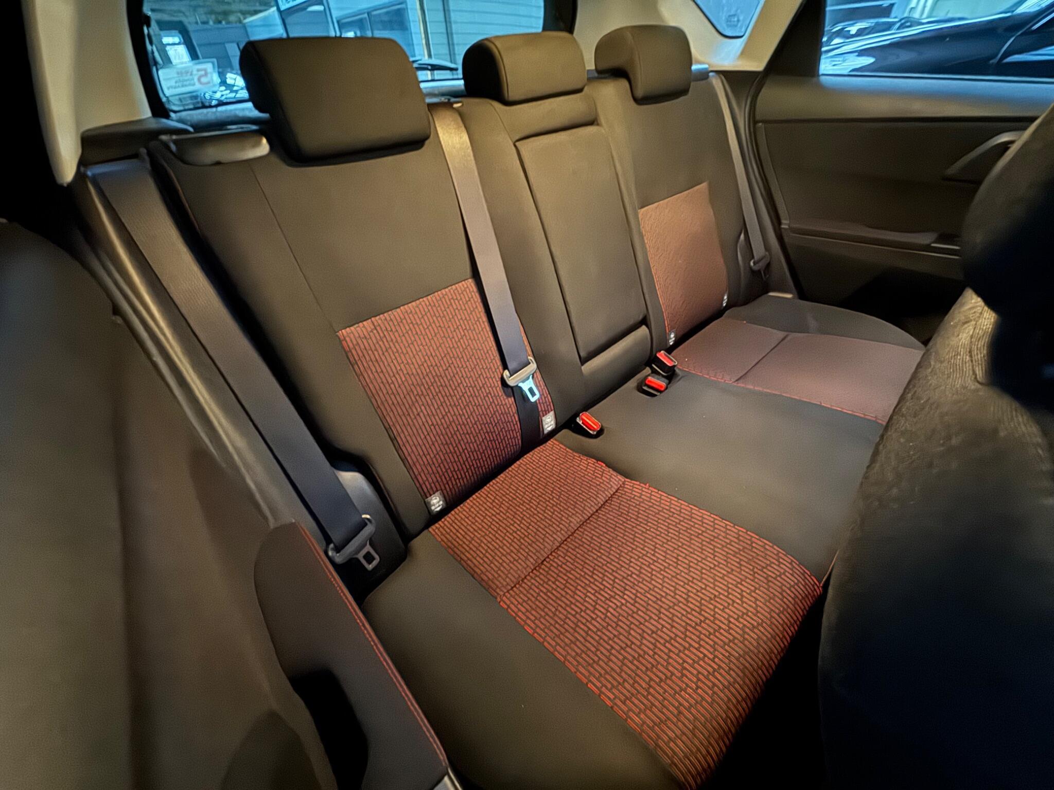 Toyota Auris - Image 12