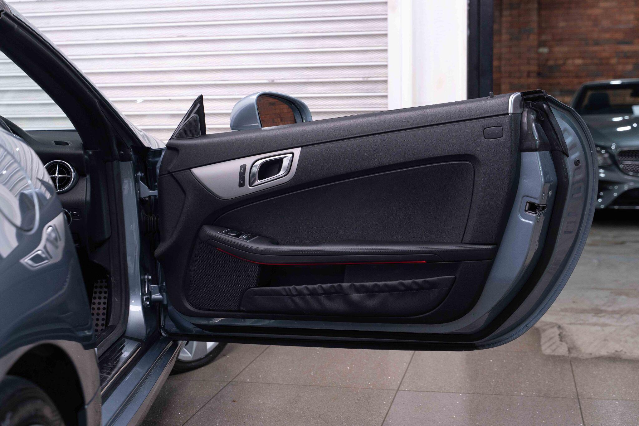 Mercedes SLK - Image 24