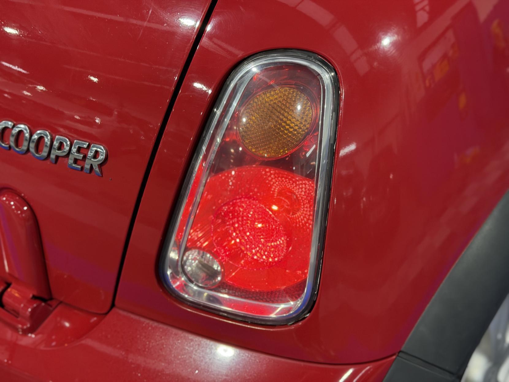 MINI Convertible - Image 12