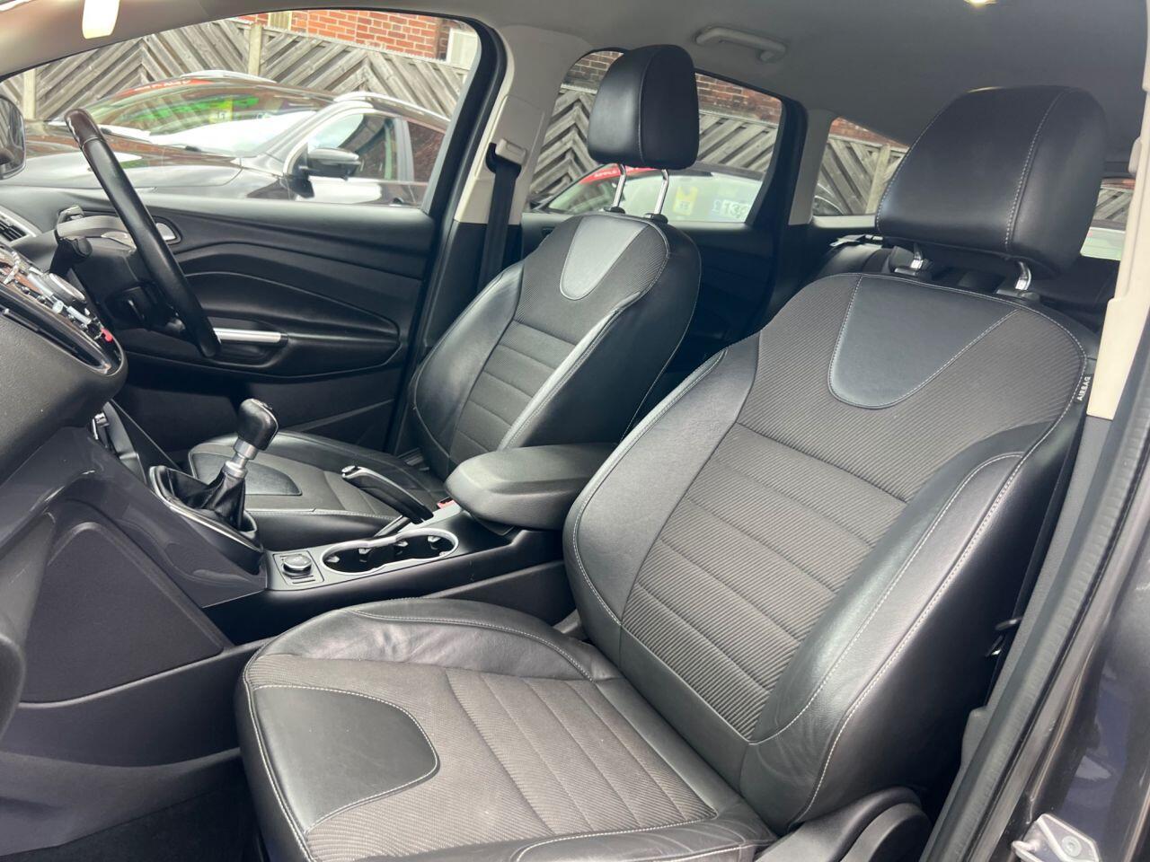 Ford Kuga - Image 23