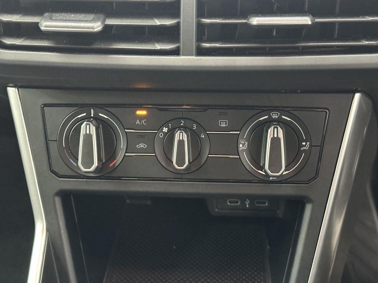 Volkswagen Polo - Image 30