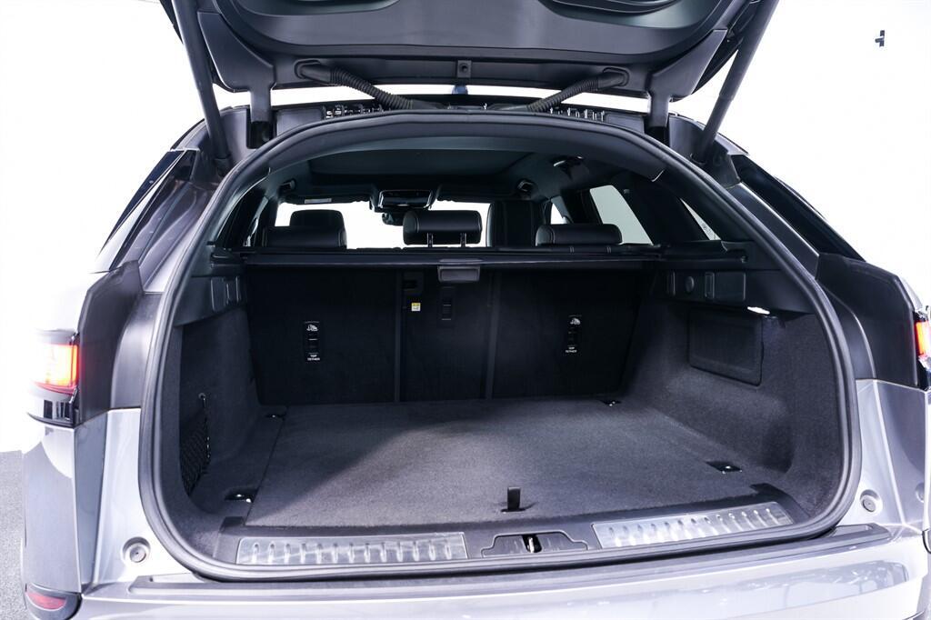 Land Rover Range Rover Velar - Image 37