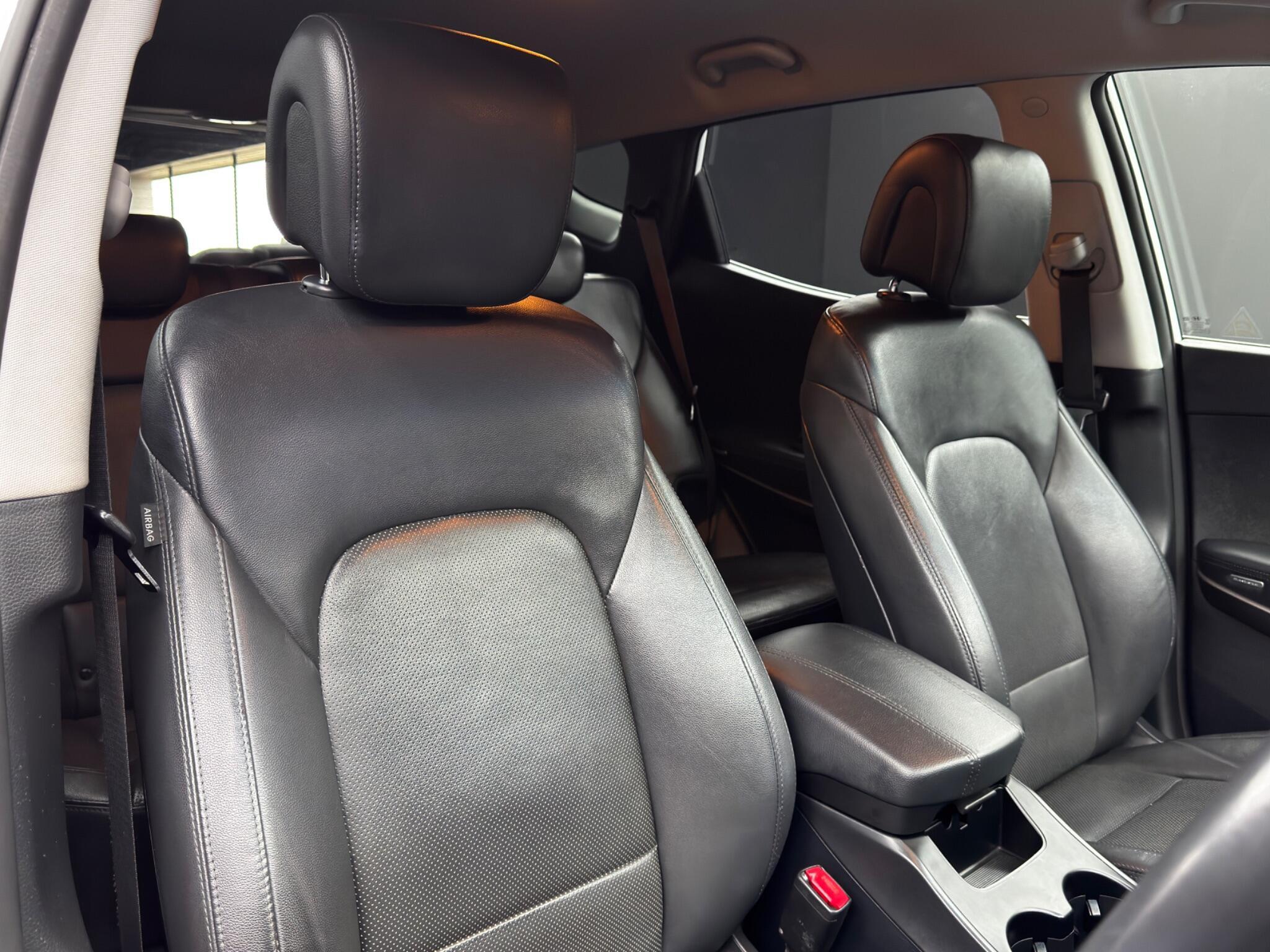 Hyundai Santa Fe - Image 12