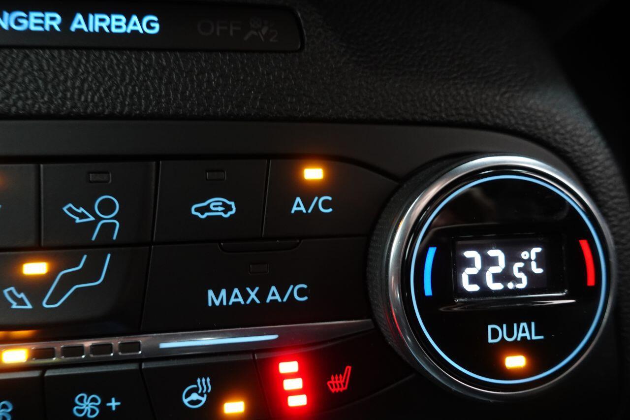 Ford Focus - Image 48