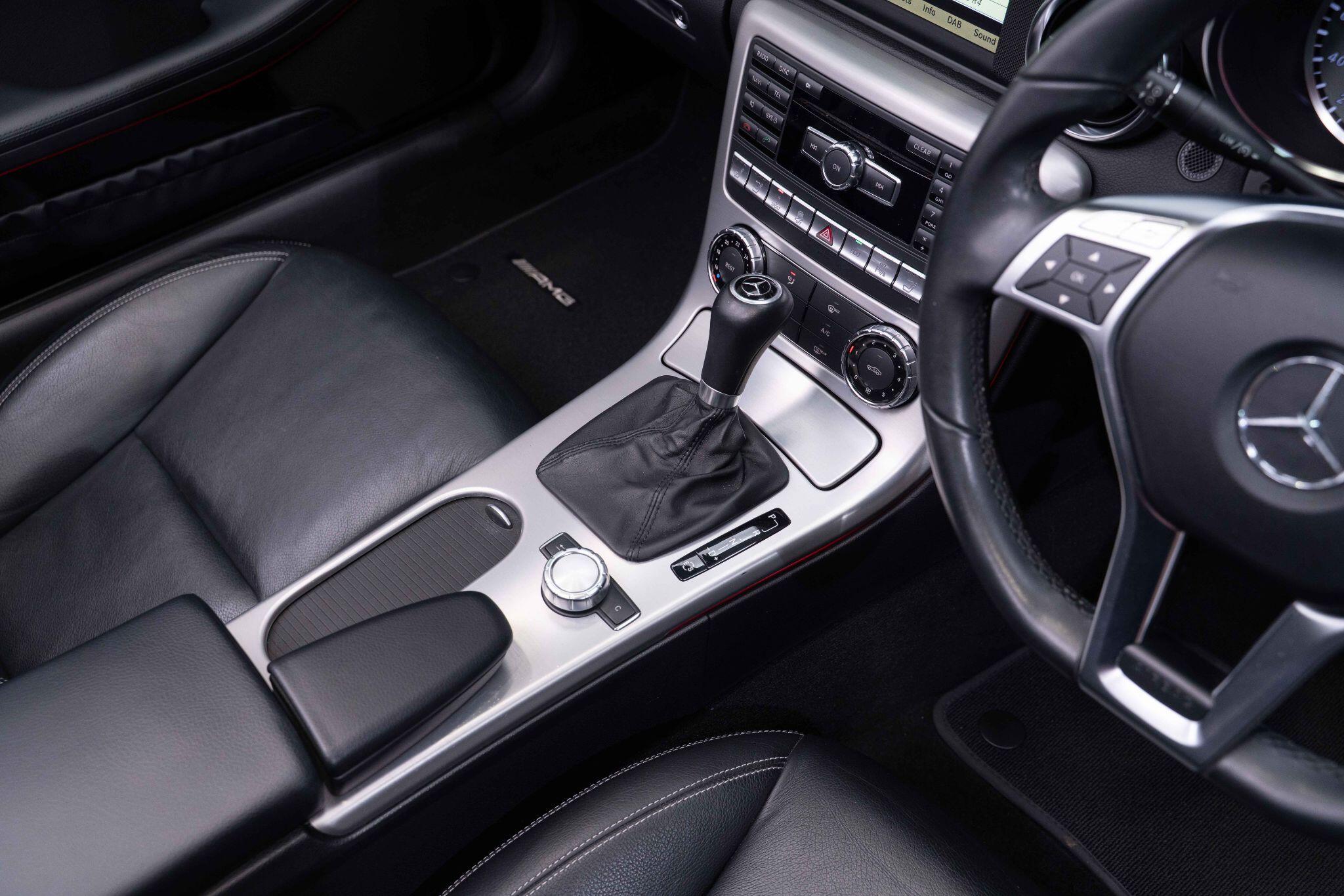 Mercedes SLK - Image 13