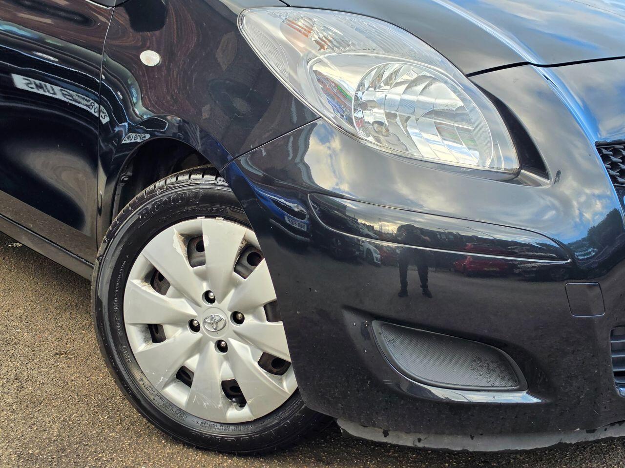 Toyota Yaris - Image 8