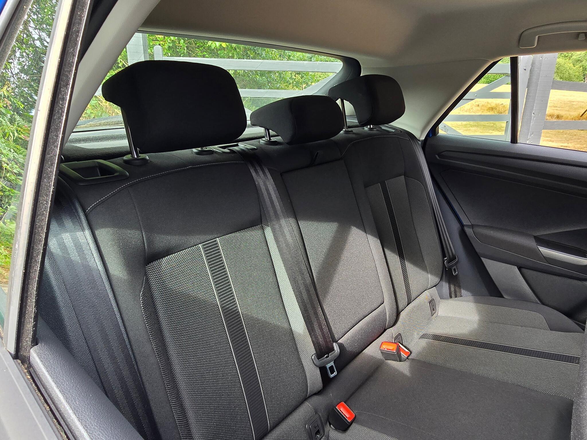 Volkswagen T-Roc - Image 9