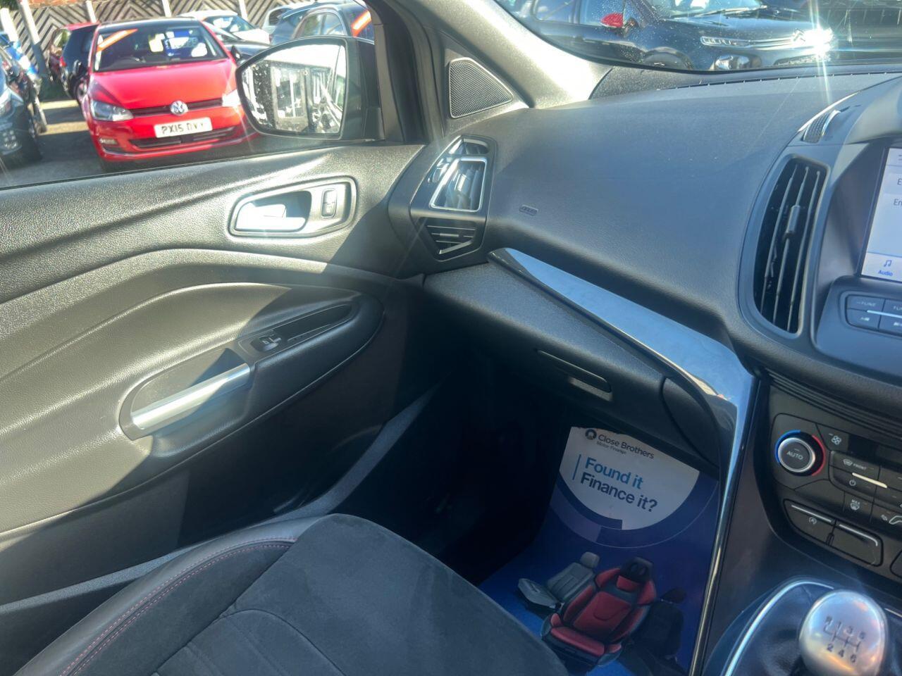 Ford Kuga - Image 20