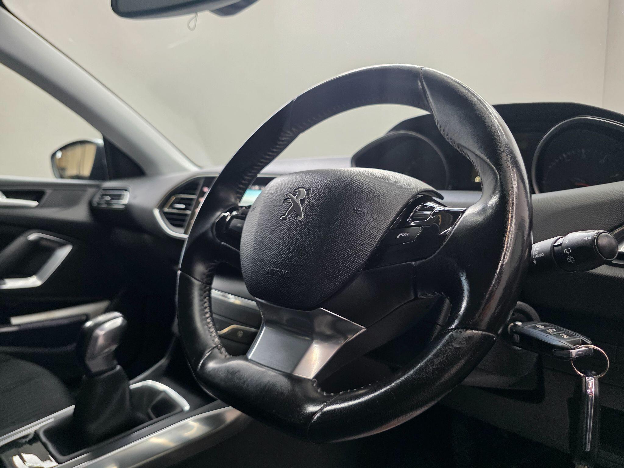 Peugeot 308 - Image 12