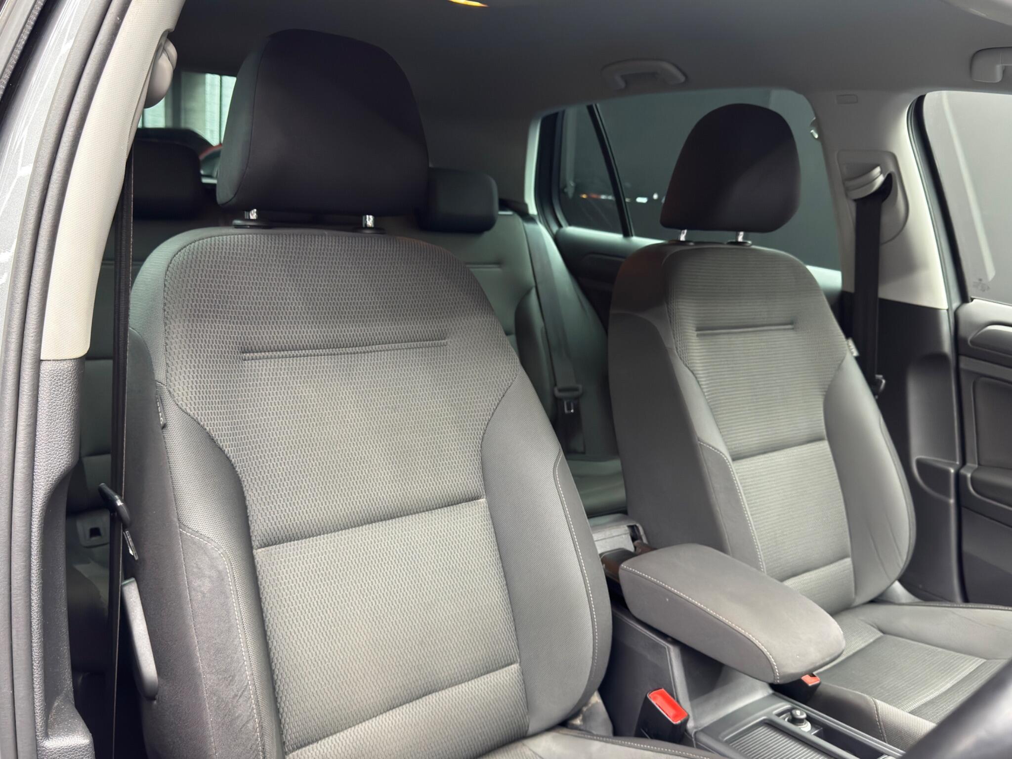 Volkswagen Golf - Image 12