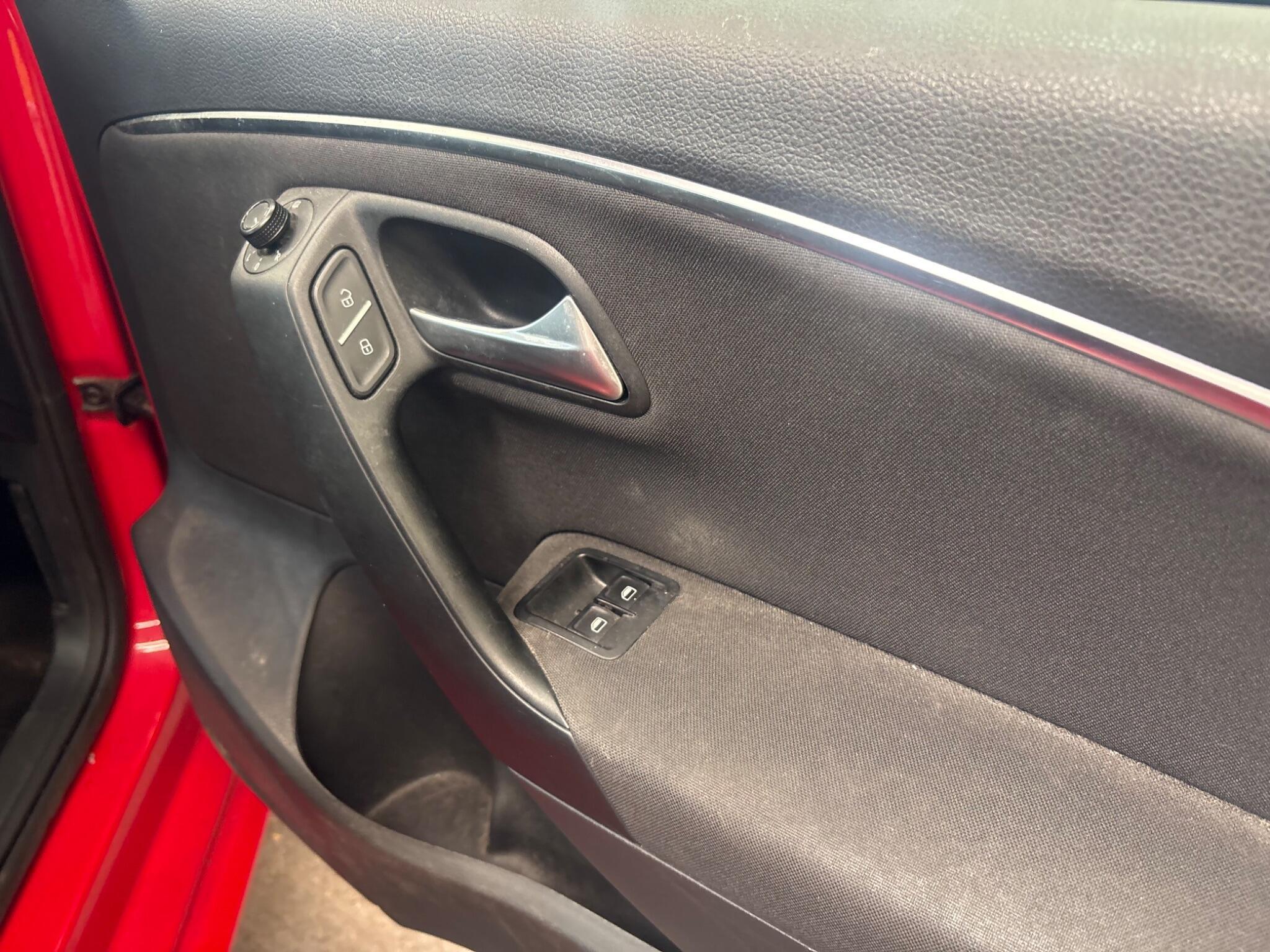 Volkswagen Polo - Image 16