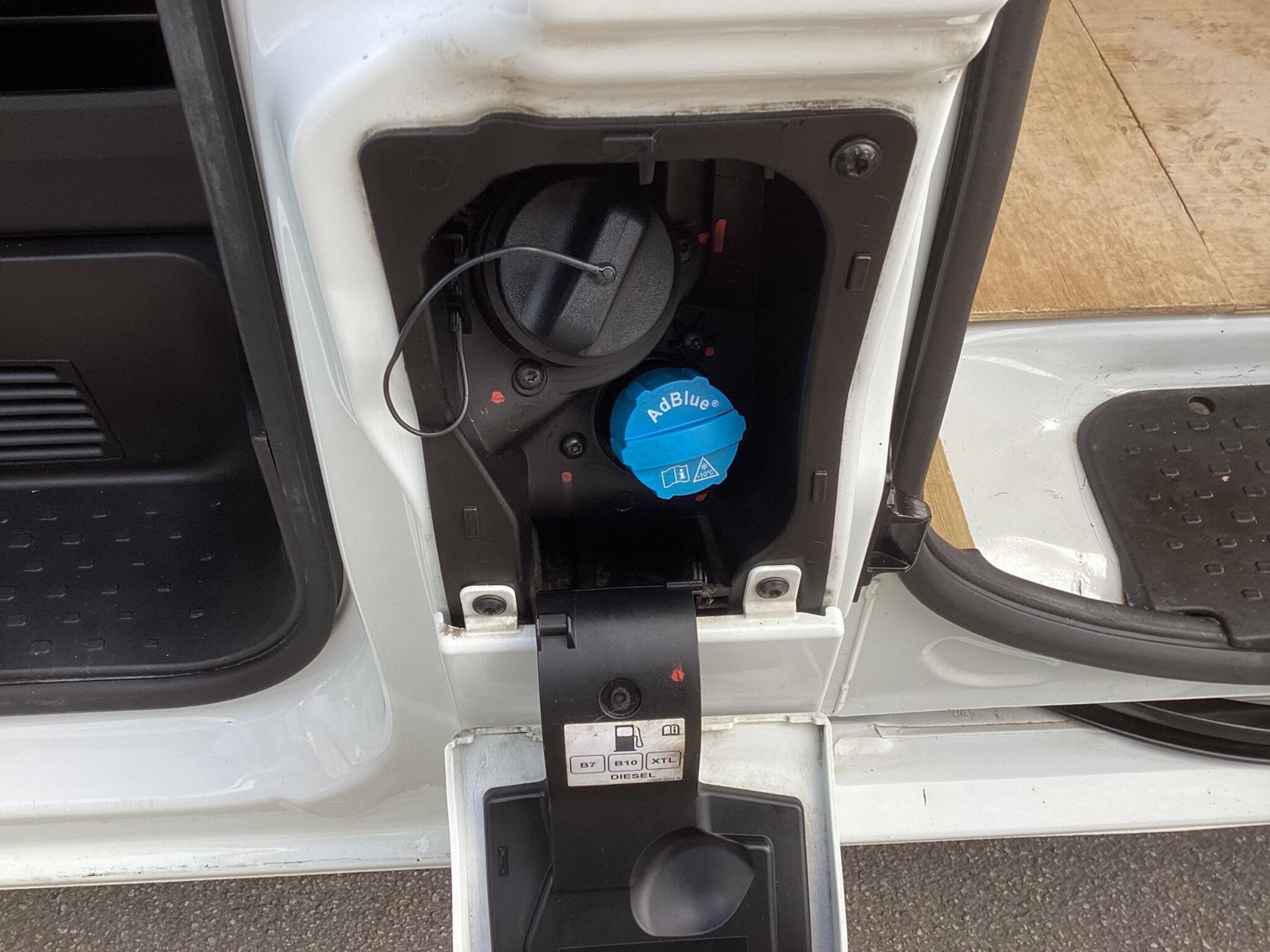 Renault Trafic - Image 18