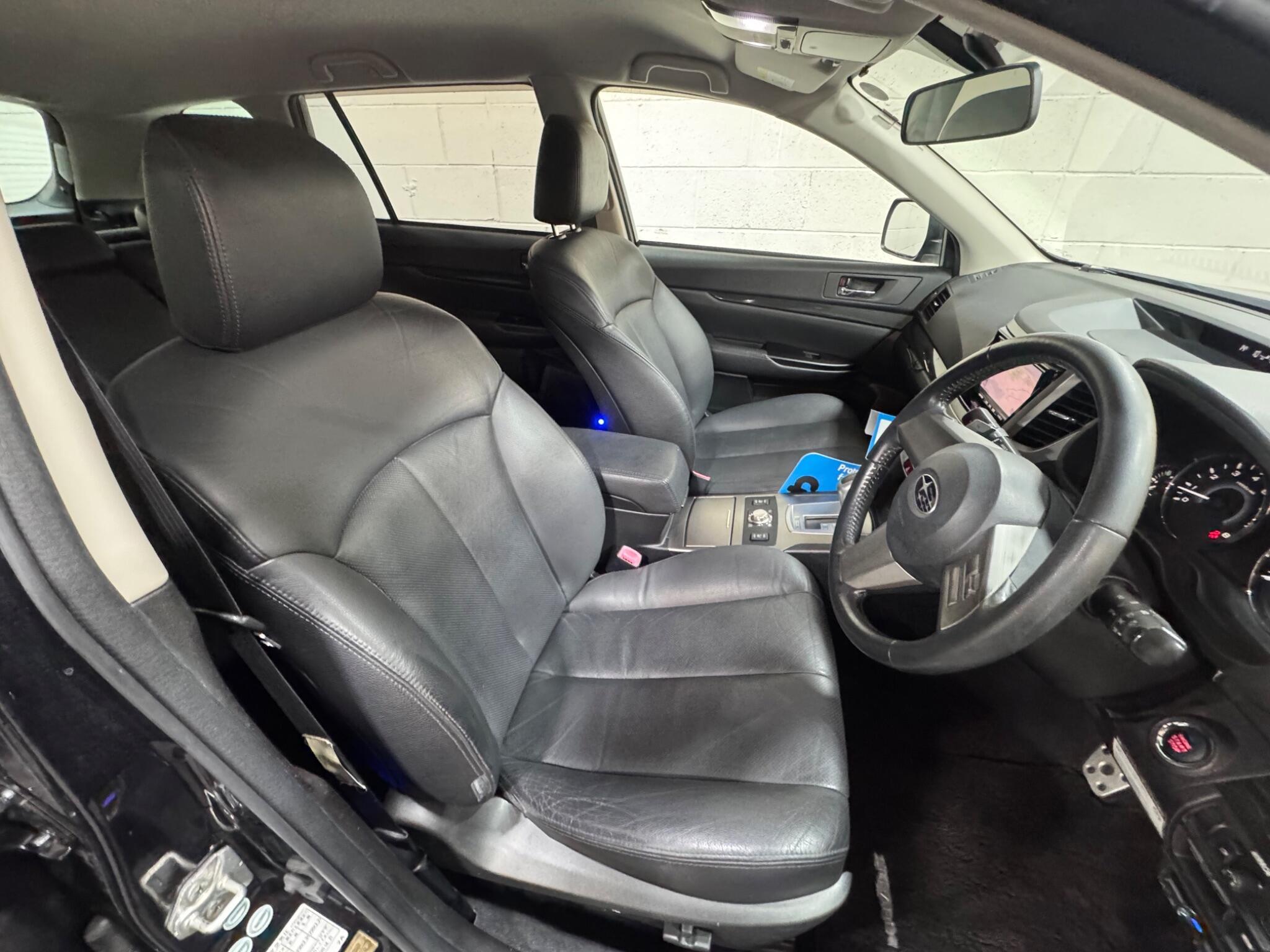 Subaru Legacy - Image 8