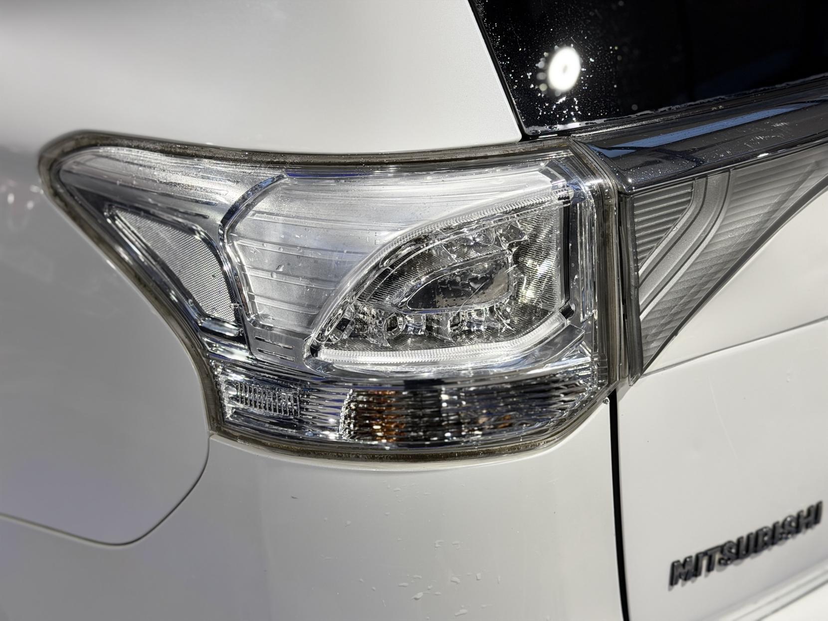 Mitsubishi Outlander - Image 11