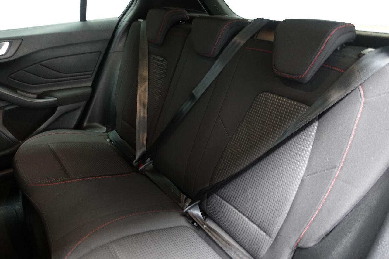 Ford Focus - Image 20