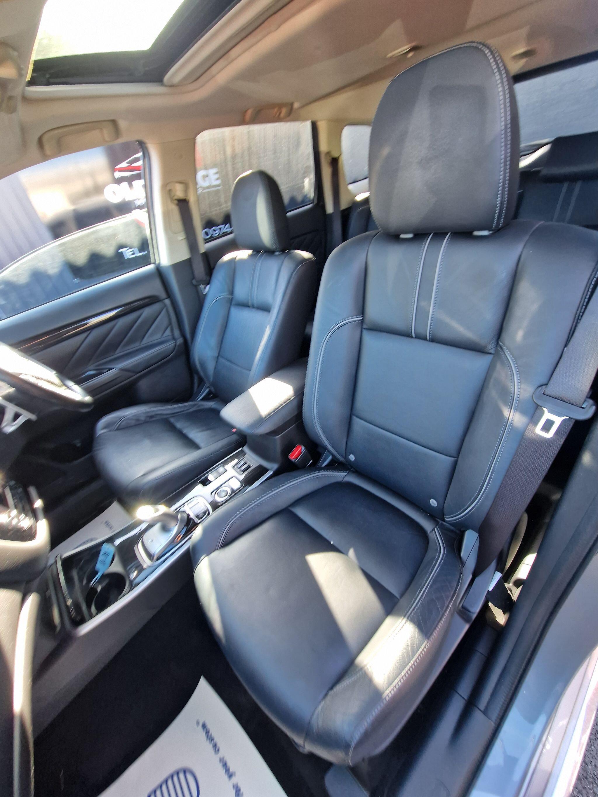 Mitsubishi Outlander - Image 39