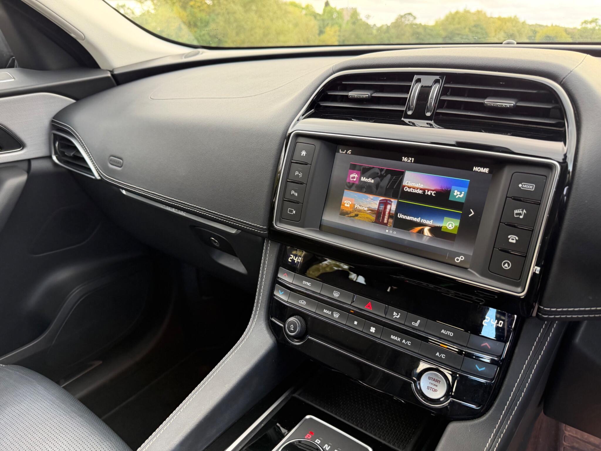 Jaguar F-Pace - Image 19