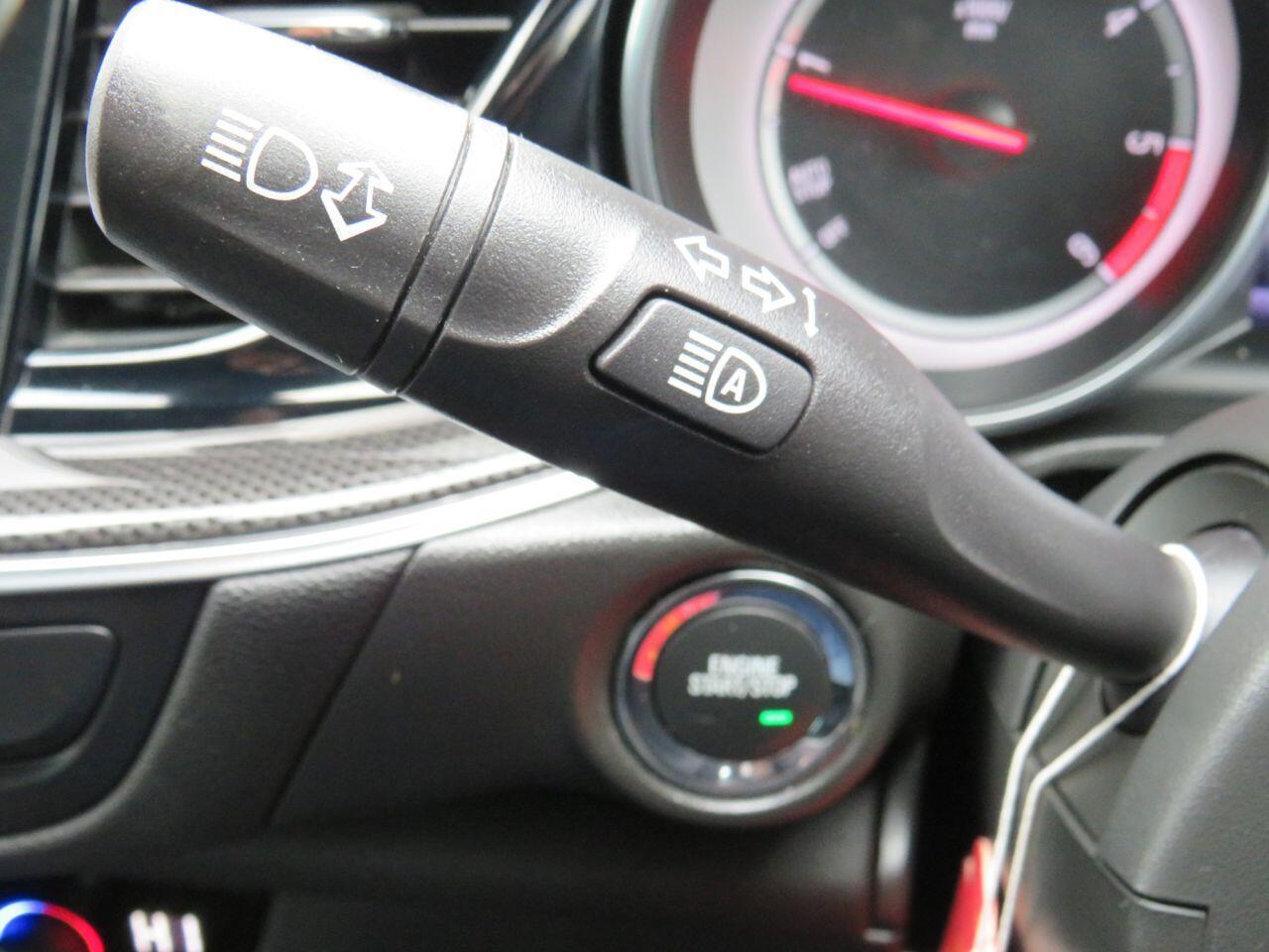 Vauxhall Insignia - Image 18