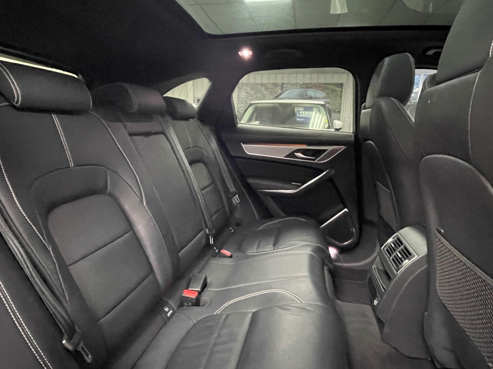 Jaguar F-Pace - Image 27