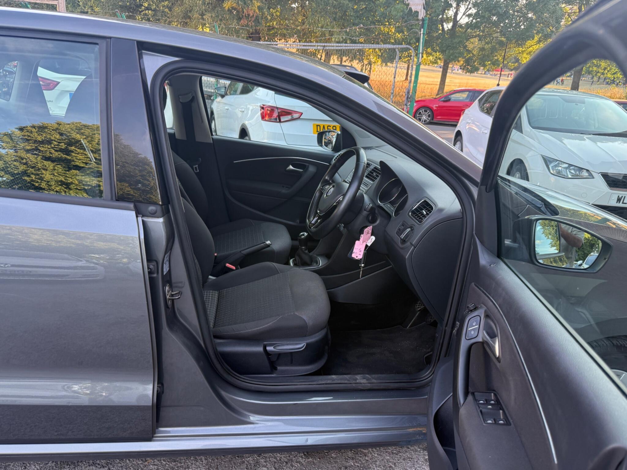 Volkswagen Polo - Image 18