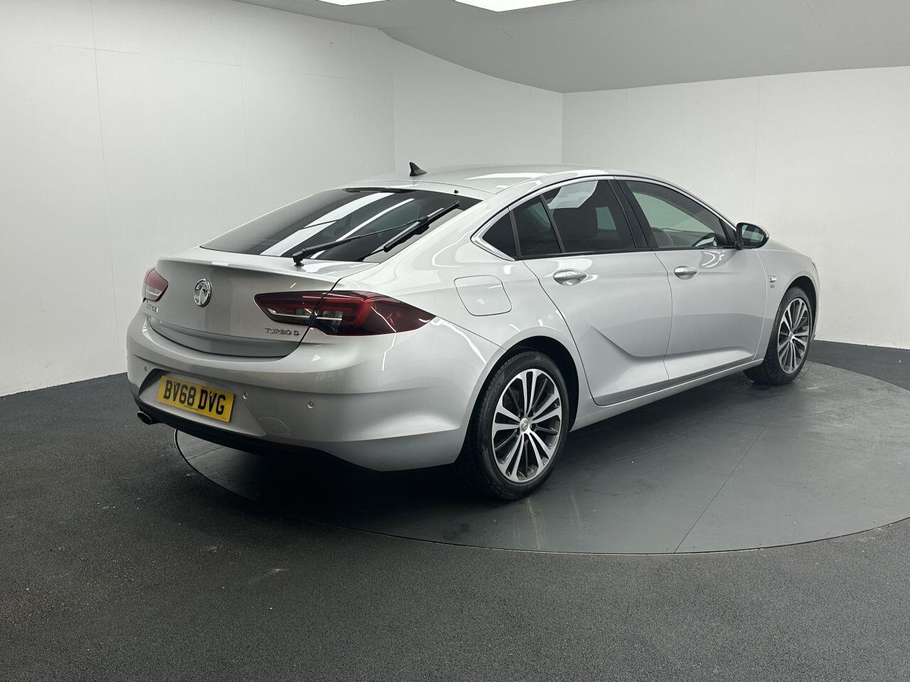 Vauxhall Insignia - Image 10