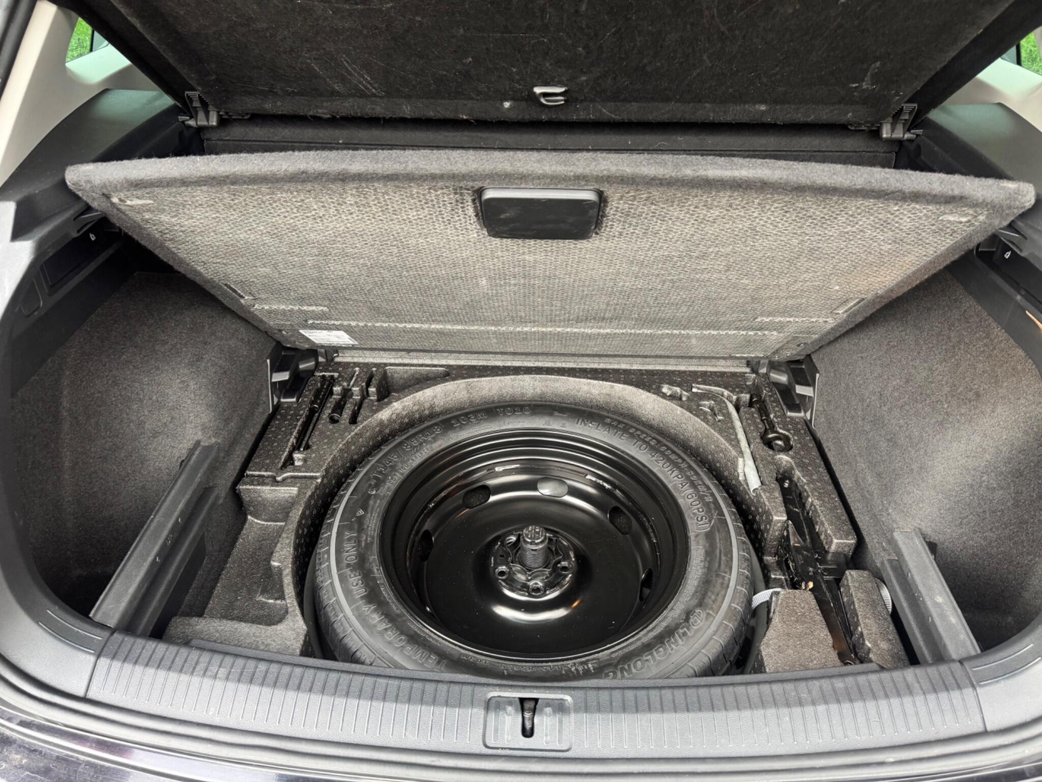 Volkswagen Tiguan - Image 22