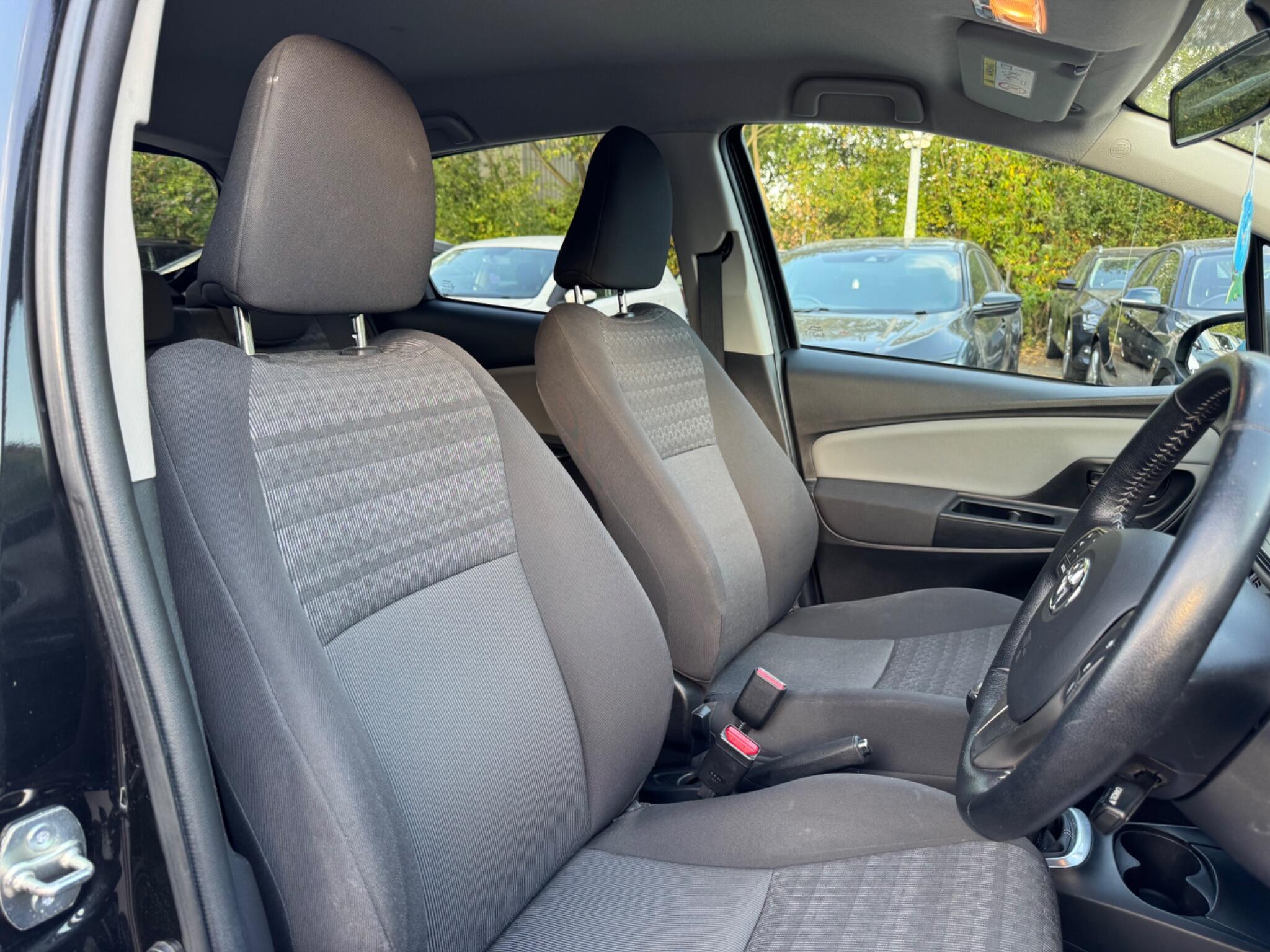 Toyota Yaris - Image 18