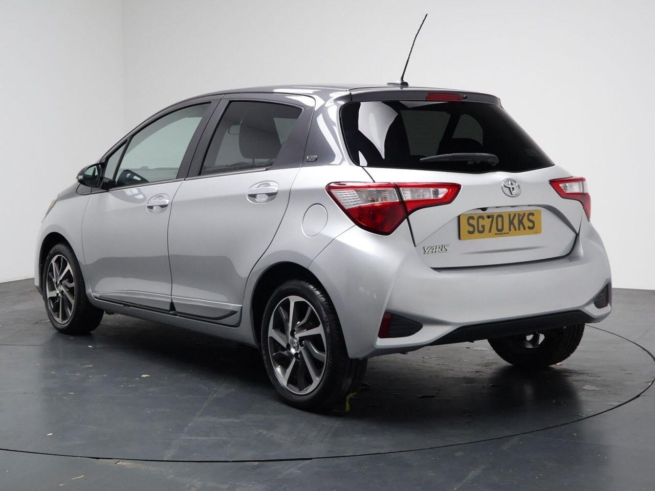 Toyota Yaris - Image 9