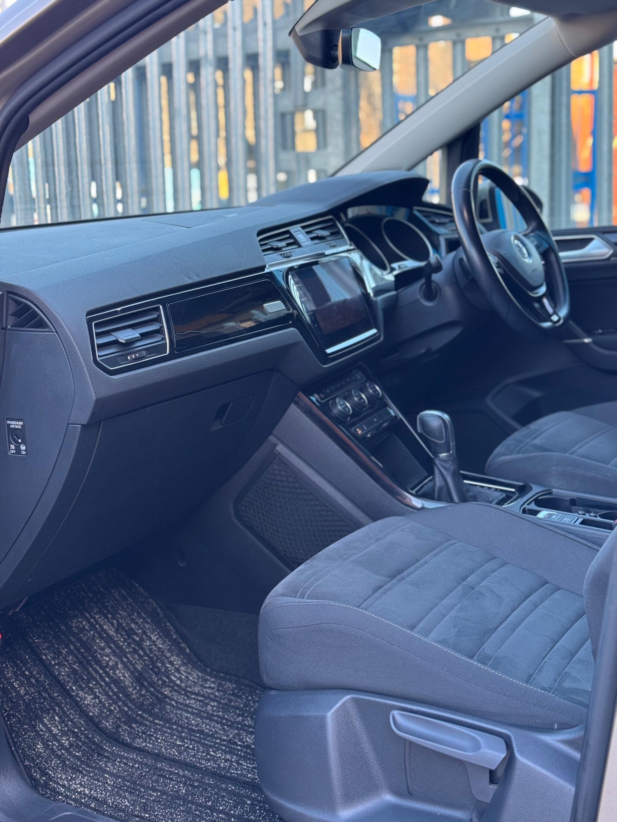 Volkswagen Touran - Image 50