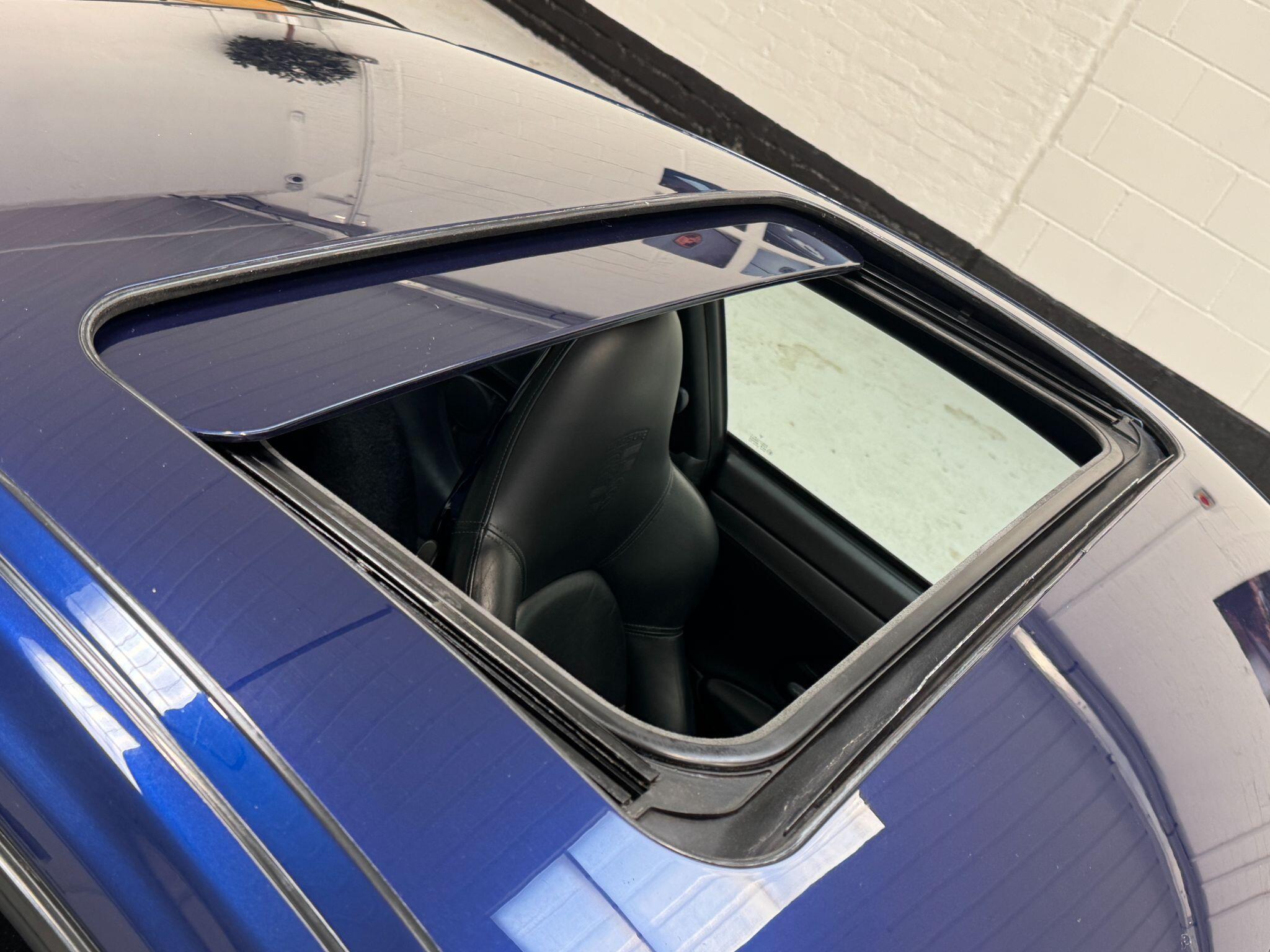 Porsche 911 - Image 43