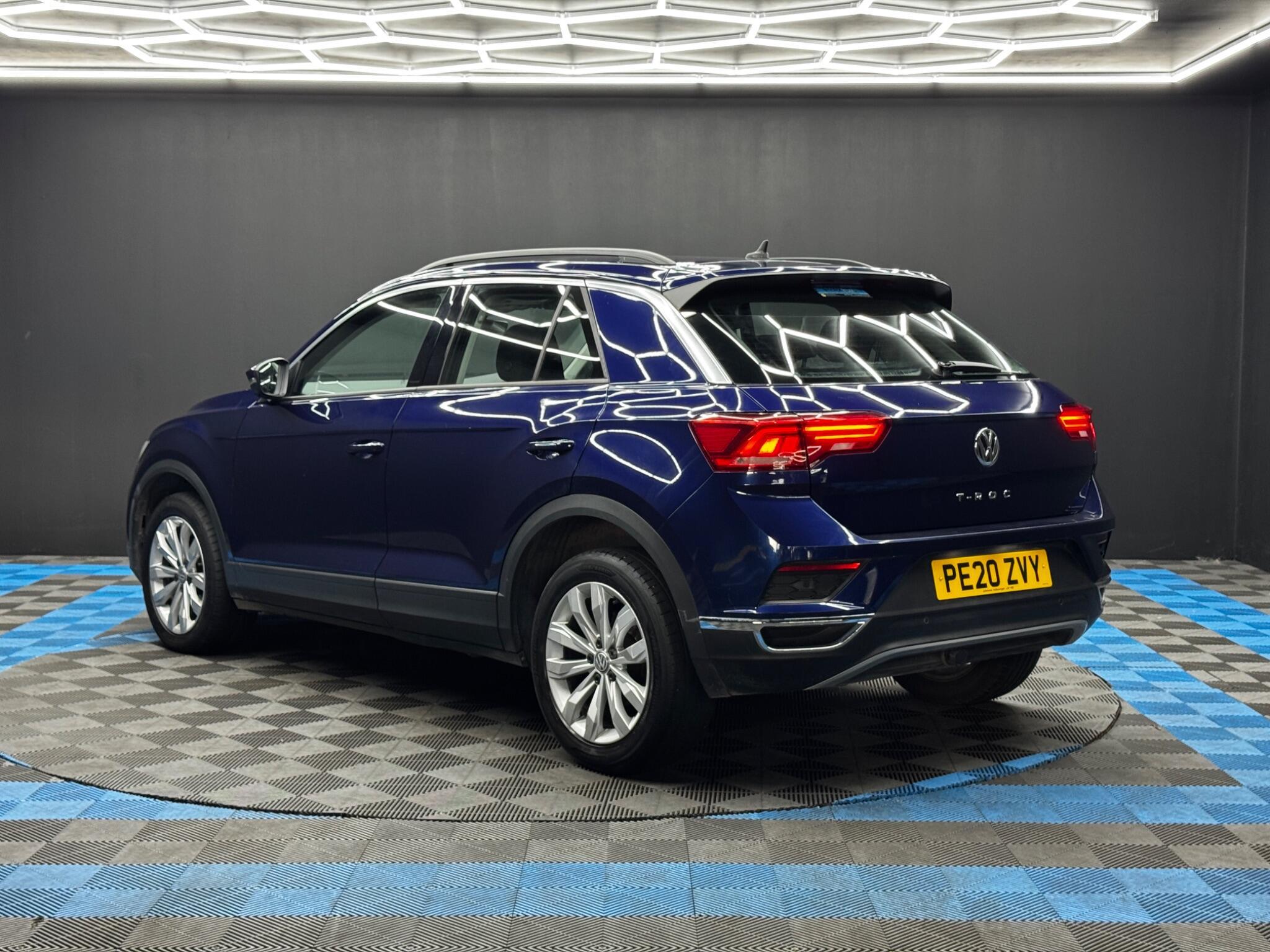 Volkswagen T-Roc - Image 7